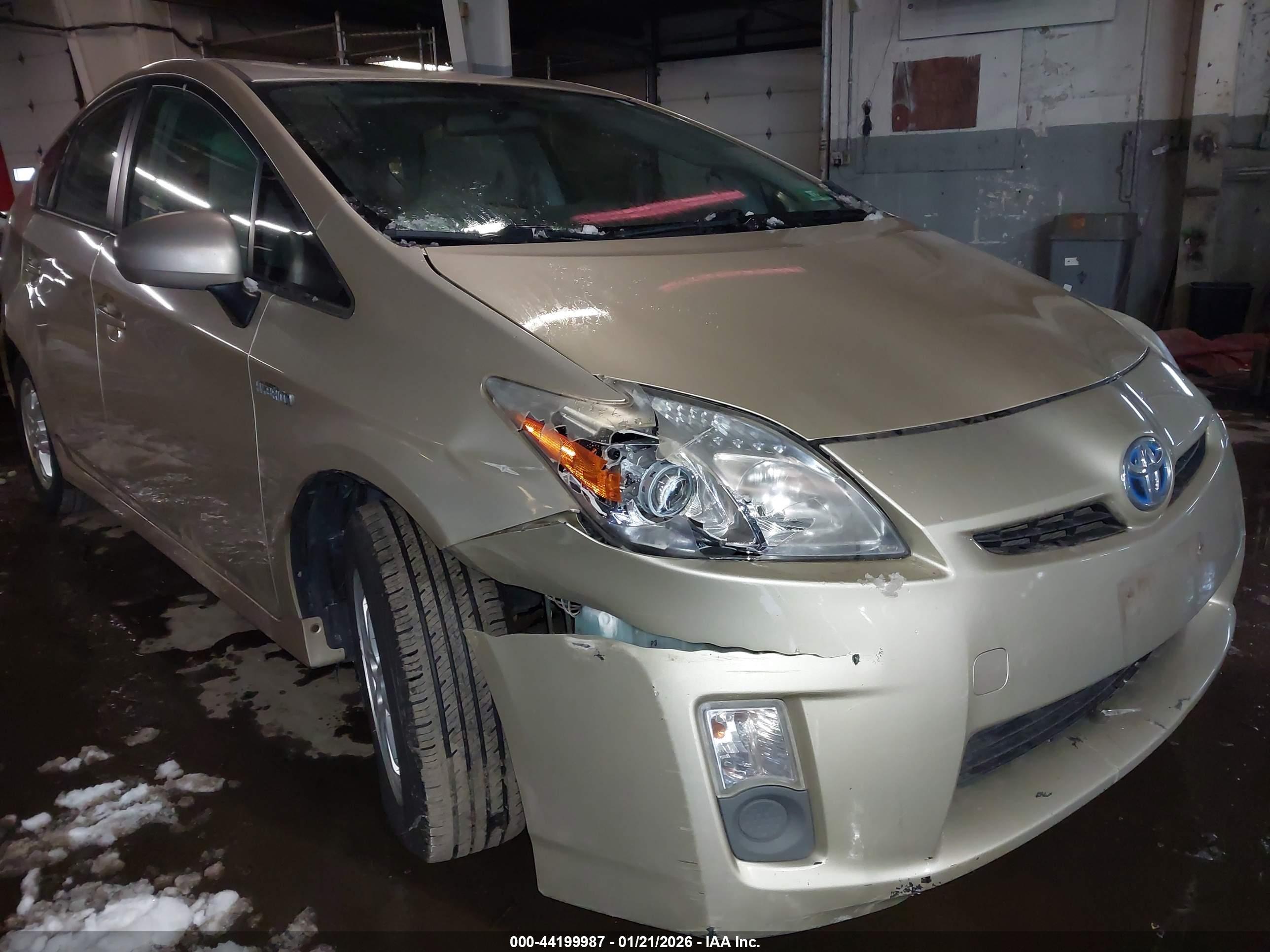 TOYOTA PRIUS image 6
