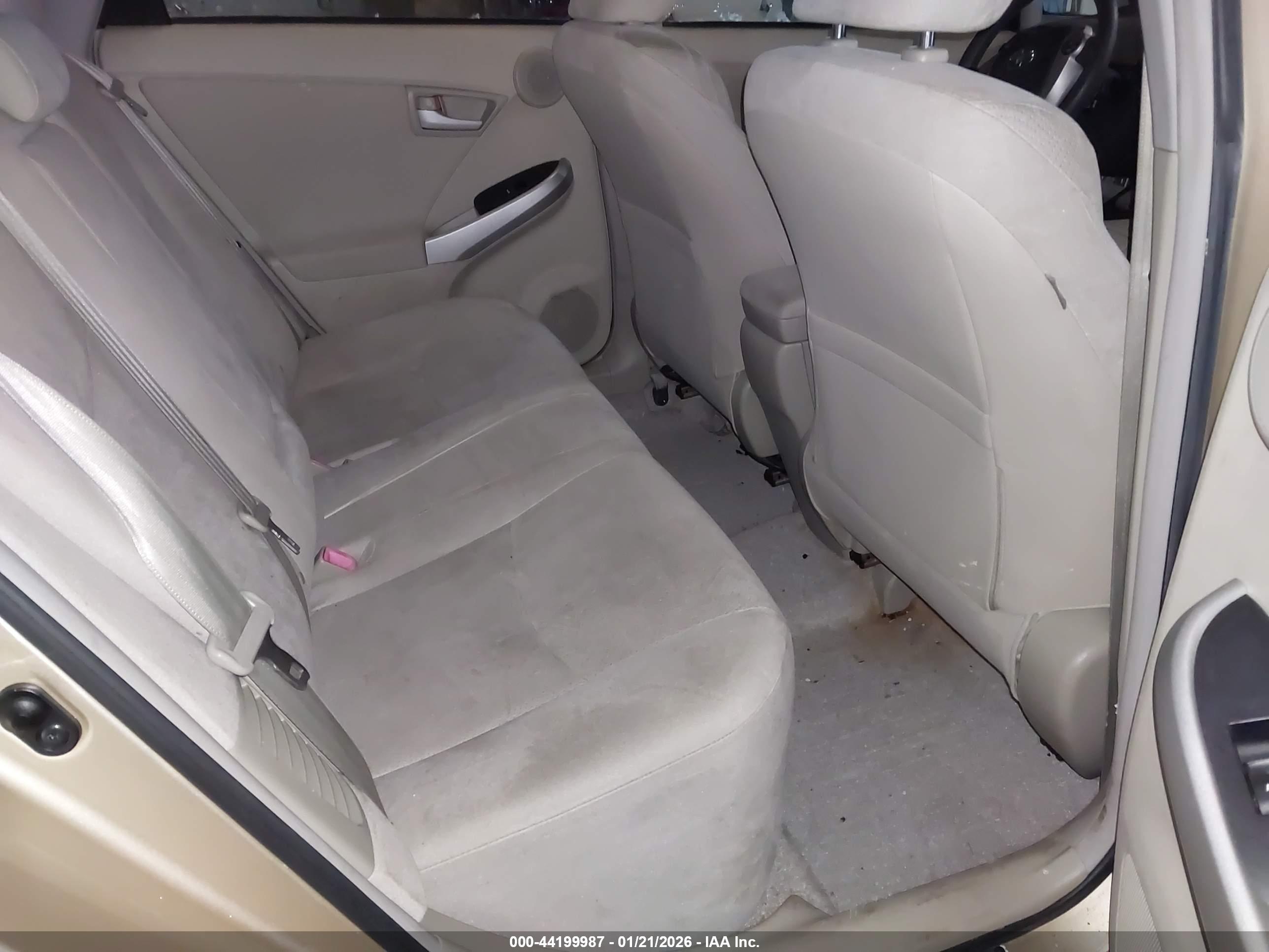 TOYOTA PRIUS image 8