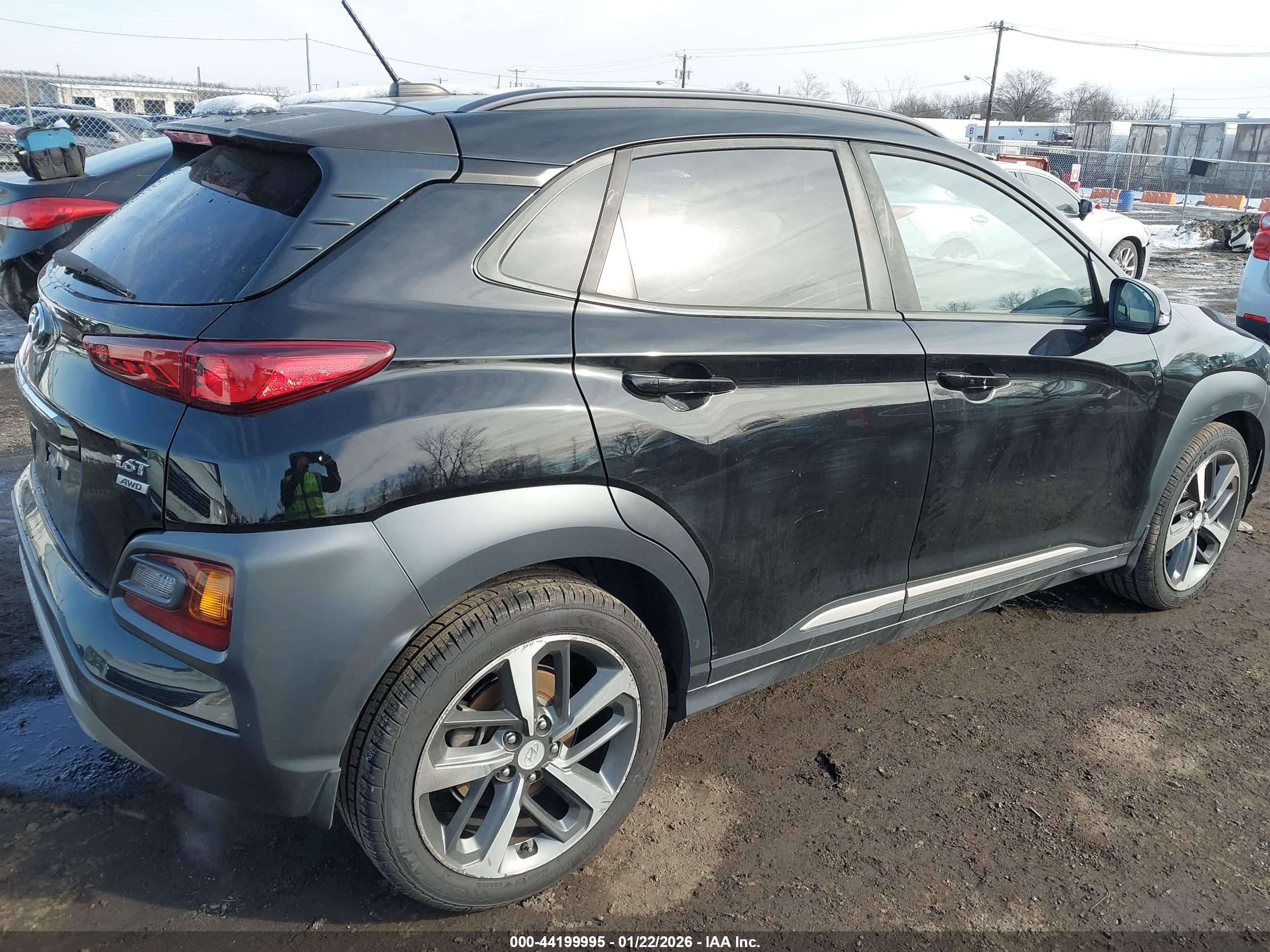 HYUNDAI KONA image 4