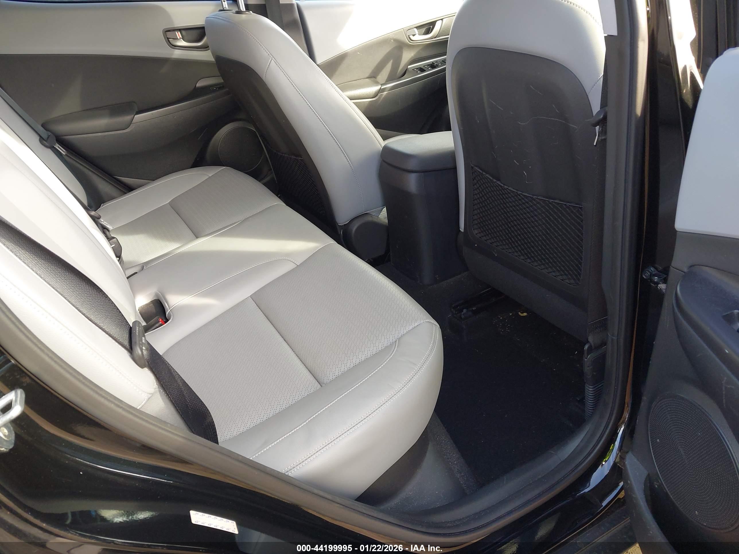 HYUNDAI KONA image 8
