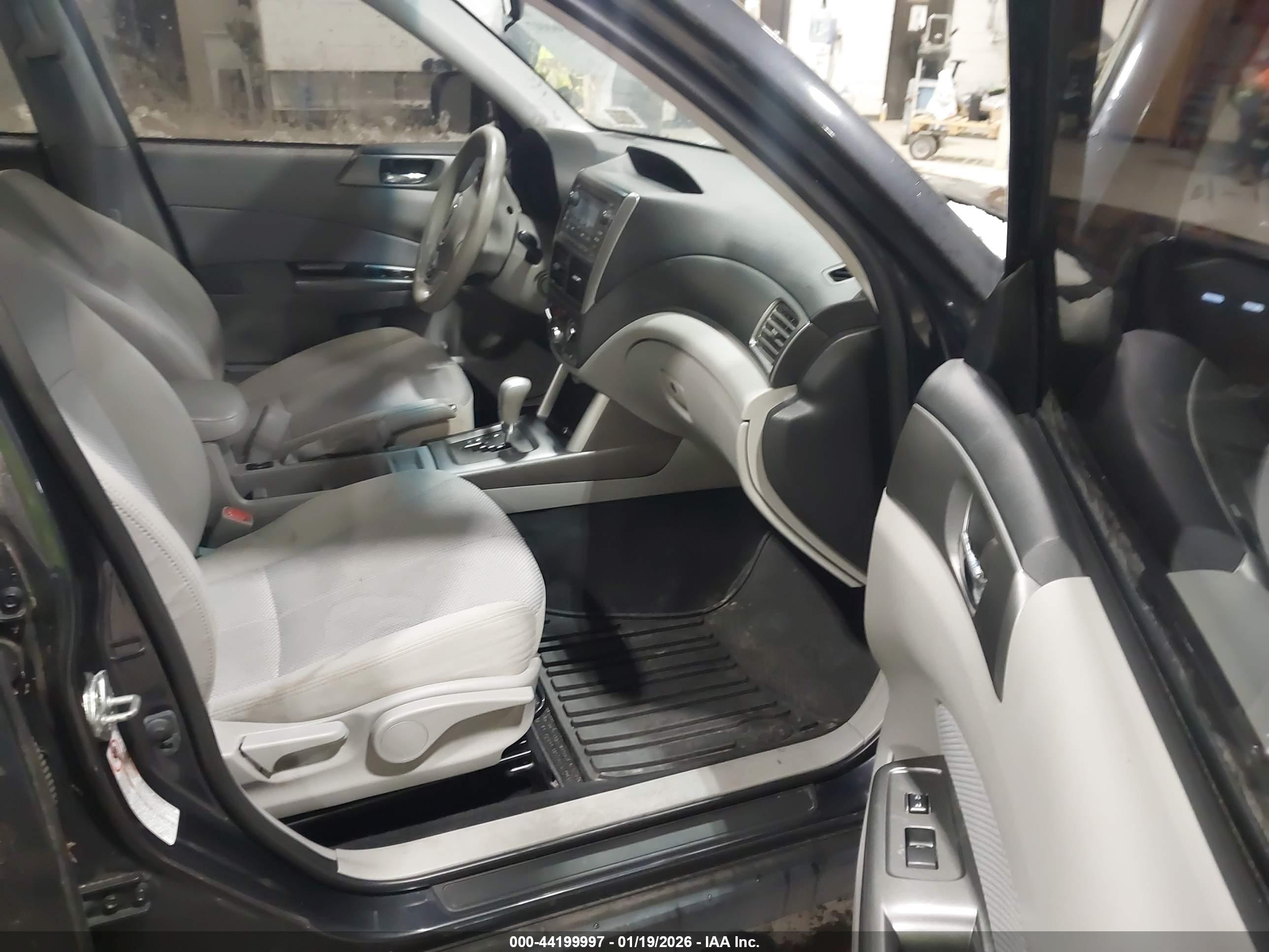 SUBARU FORESTER image 5