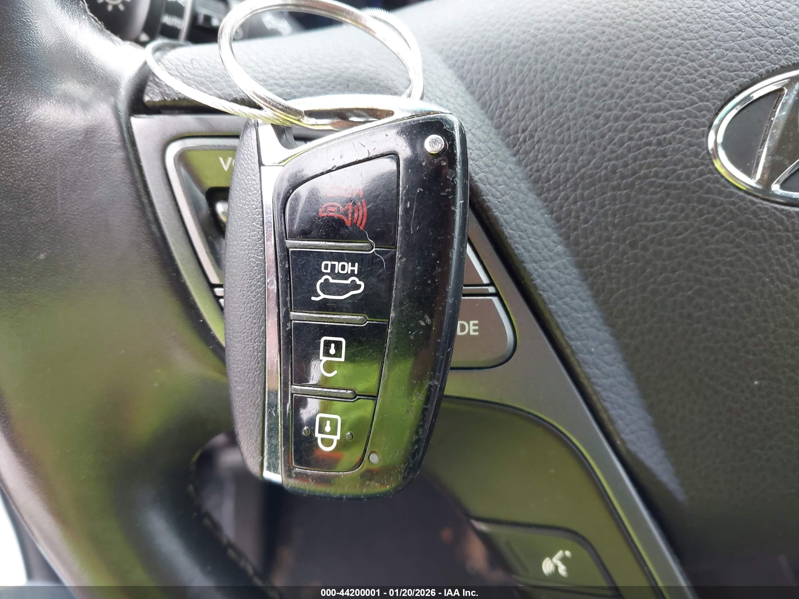 HYUNDAI SANTA image 11