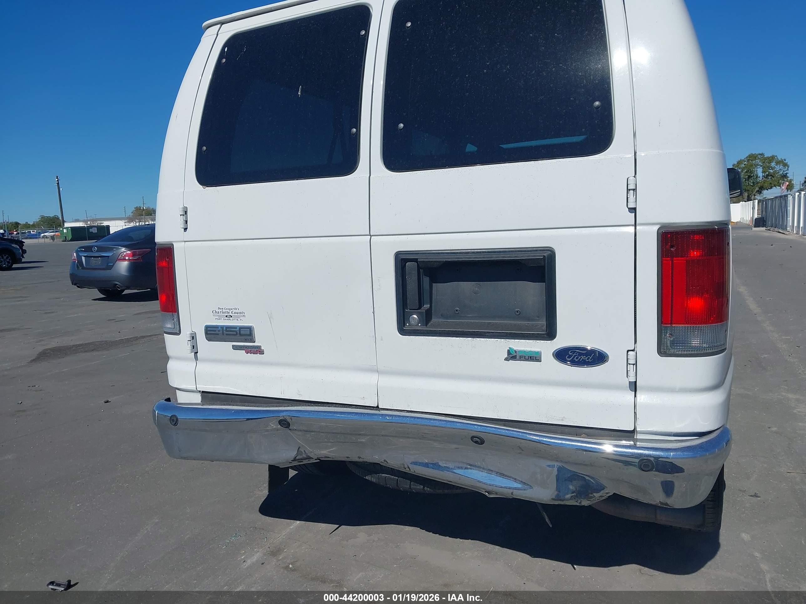 FORD E-150 image 6
