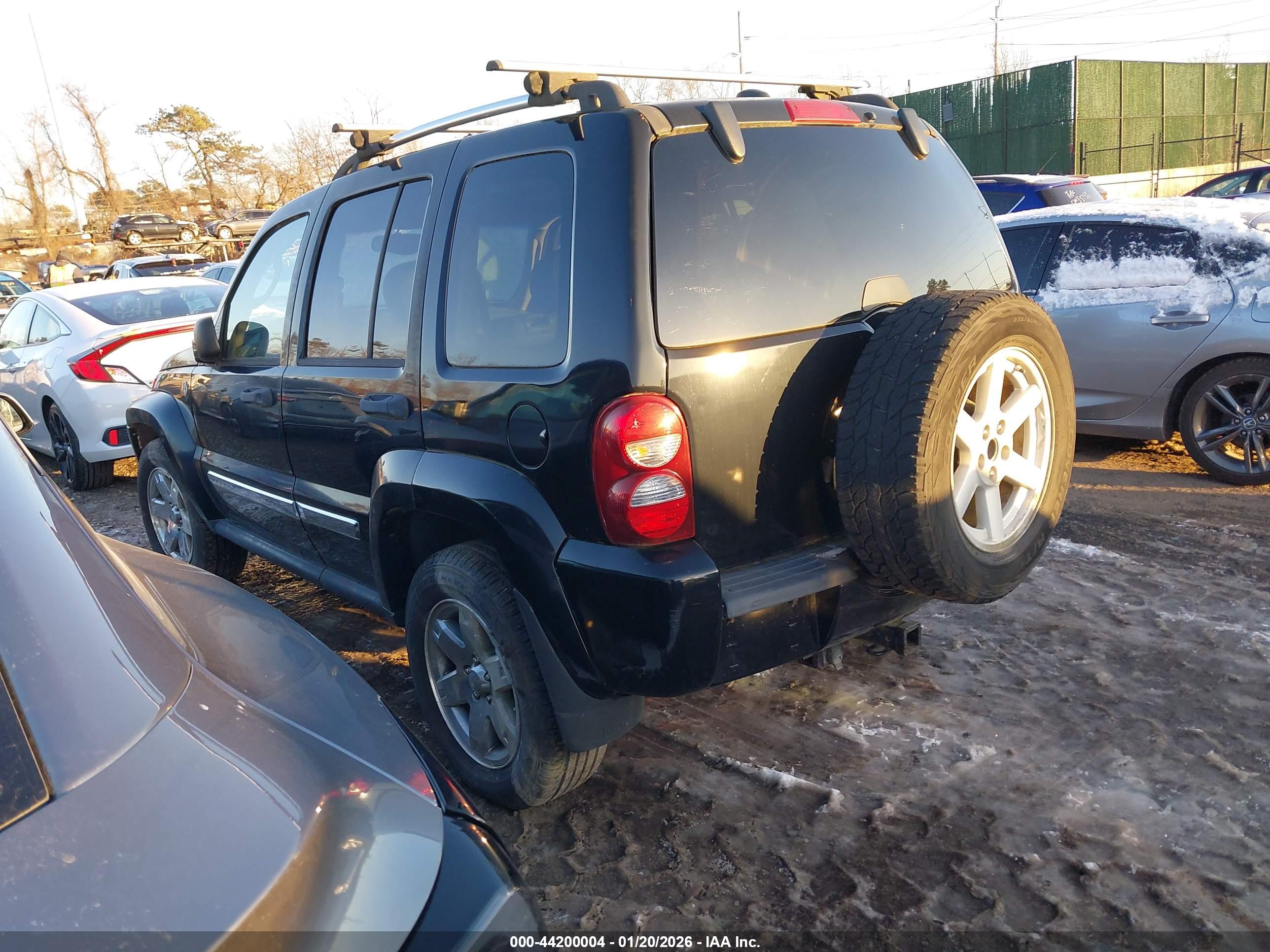 JEEP LIBERTY image 3
