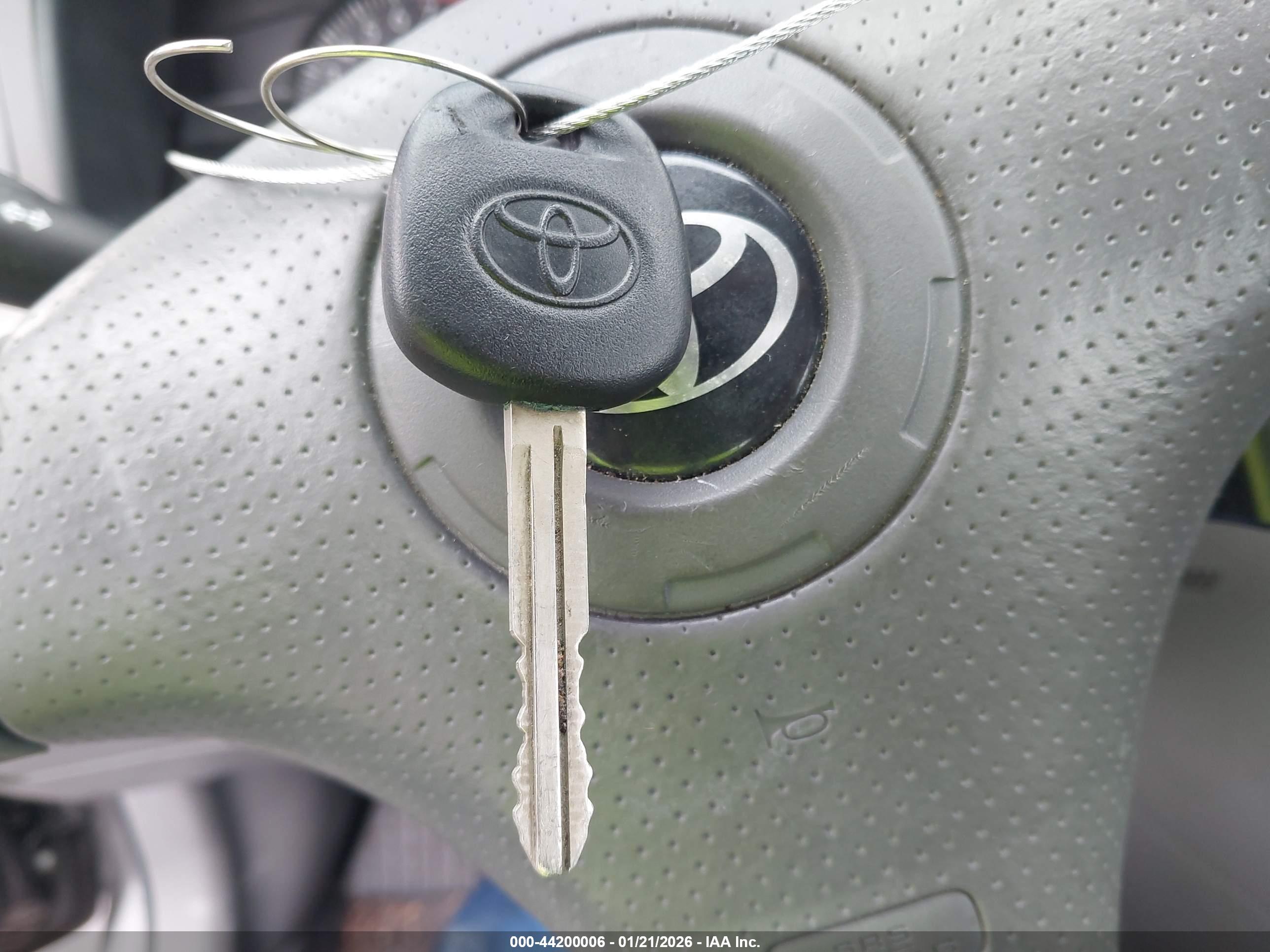 TOYOTA COROLLA image 11