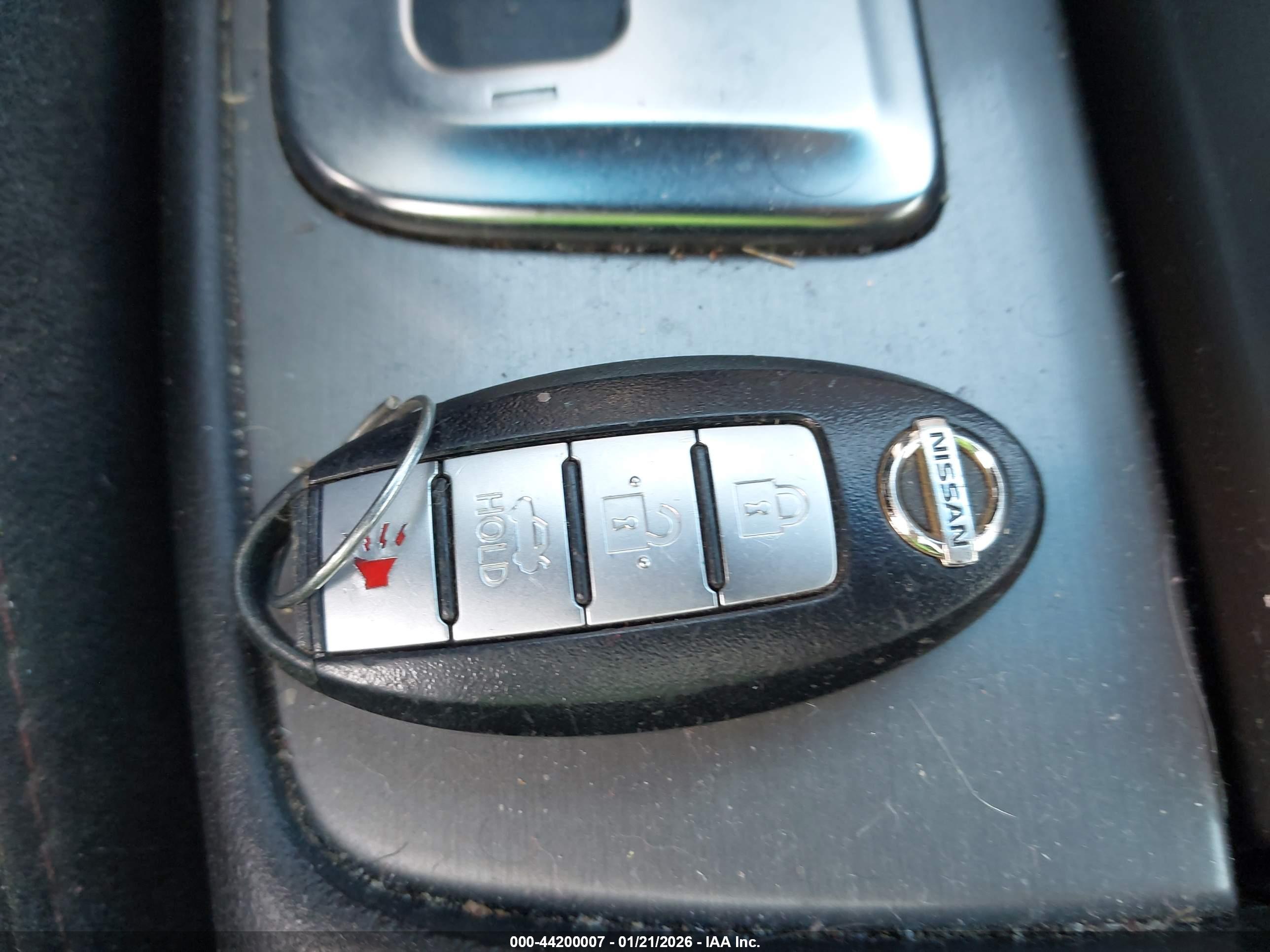 NISSAN MAXIMA image 11