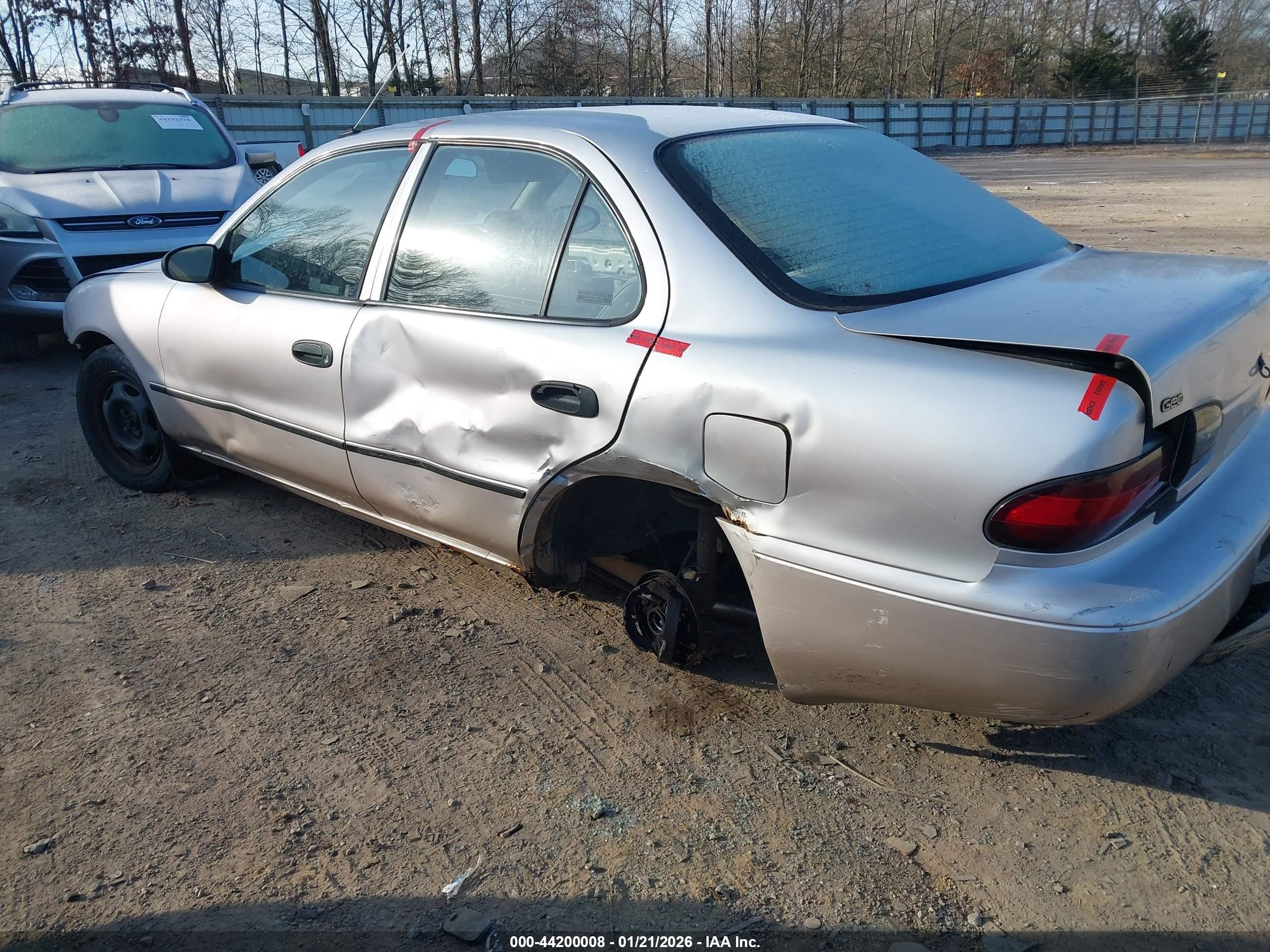GEO PRIZM image 3