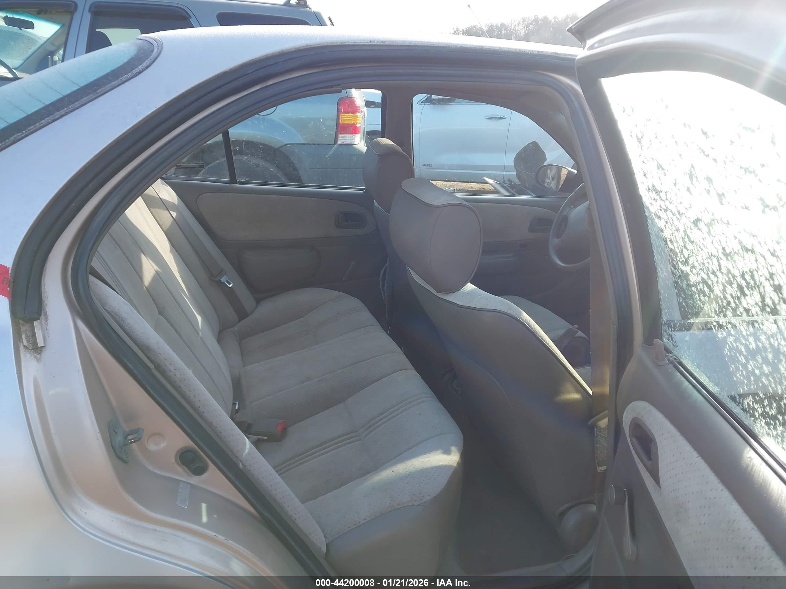GEO PRIZM image 8