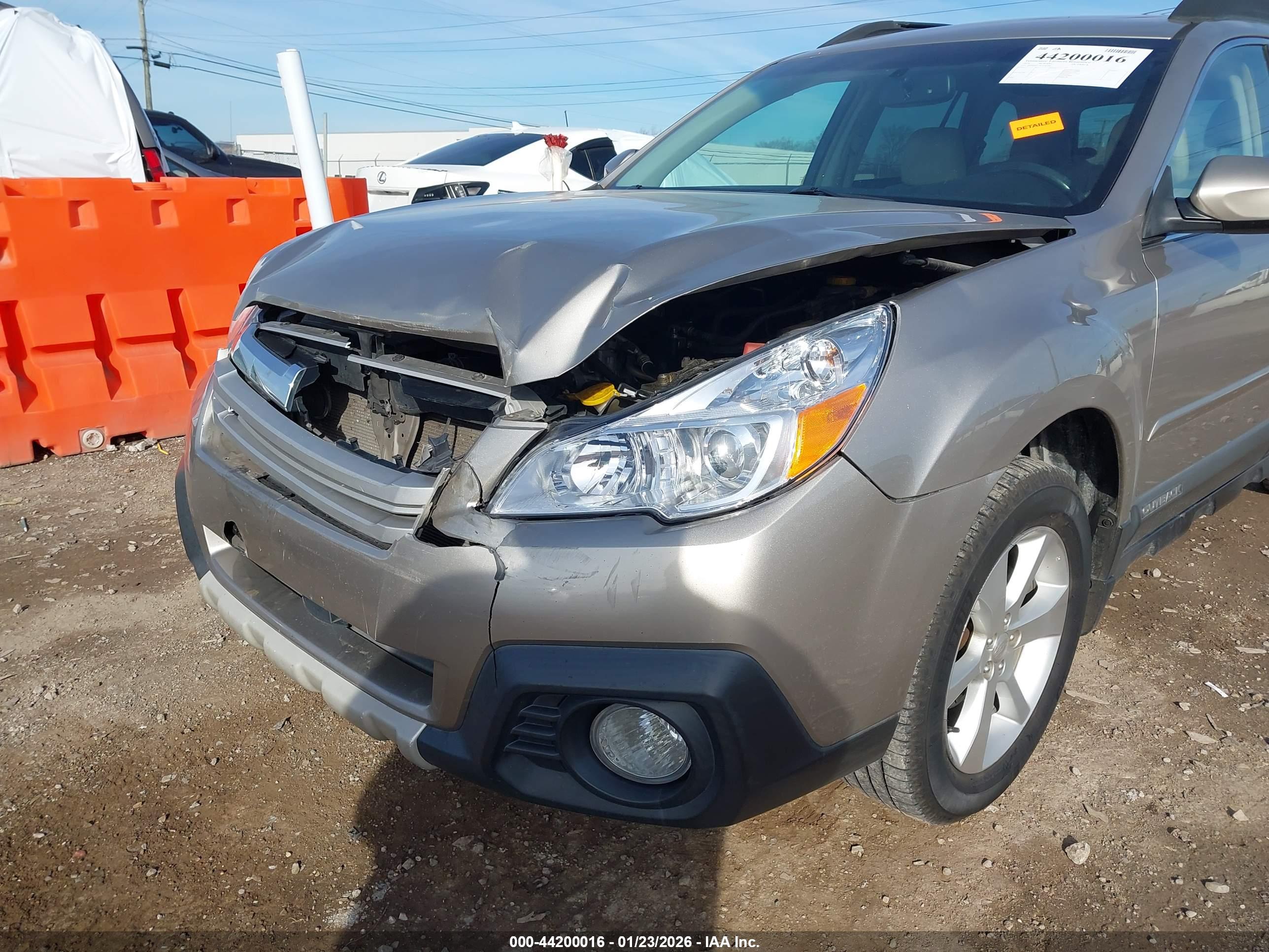 SUBARU OUTBACK image 6