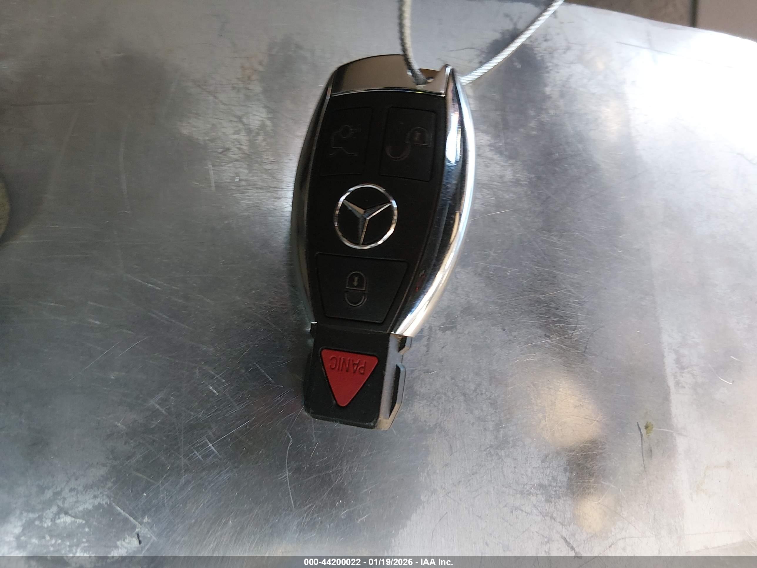 MERCEDES-BENZ E image 11