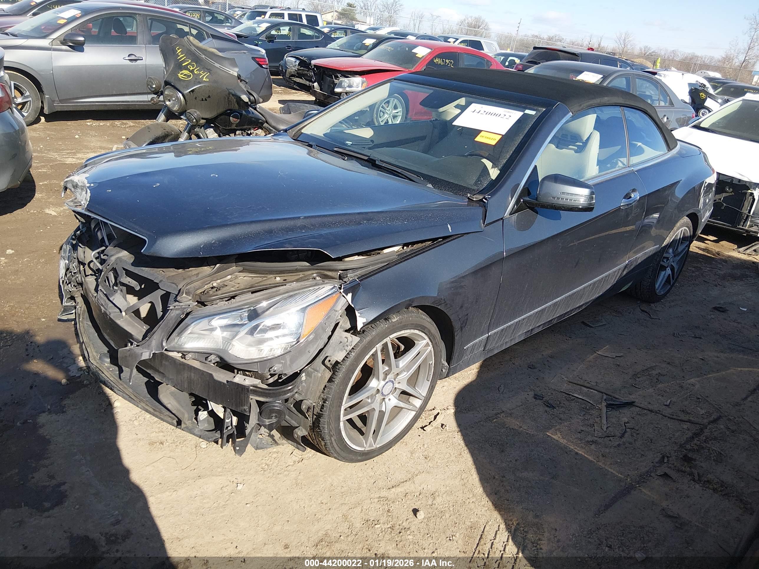 MERCEDES-BENZ E image 2