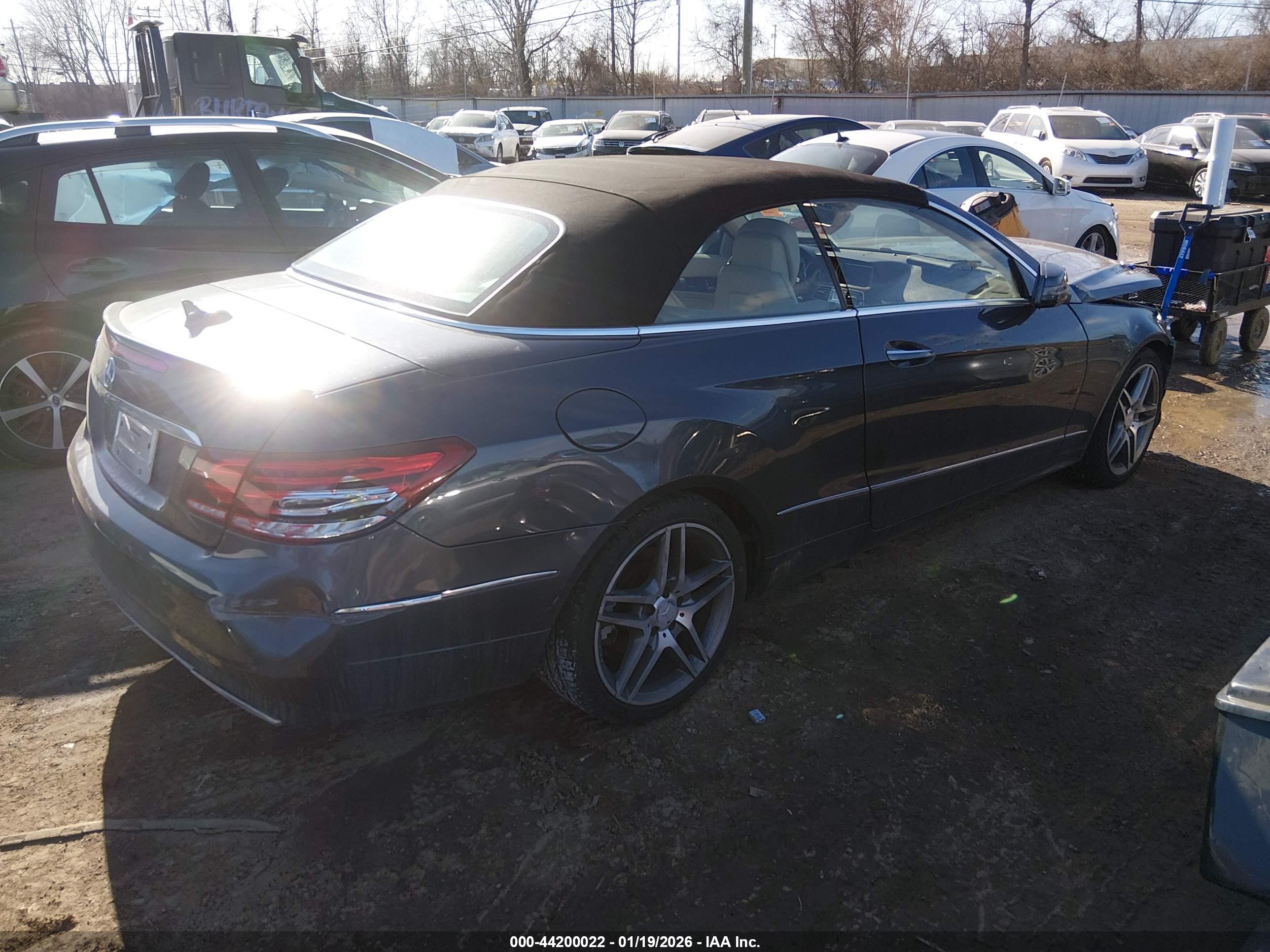 MERCEDES-BENZ E image 4