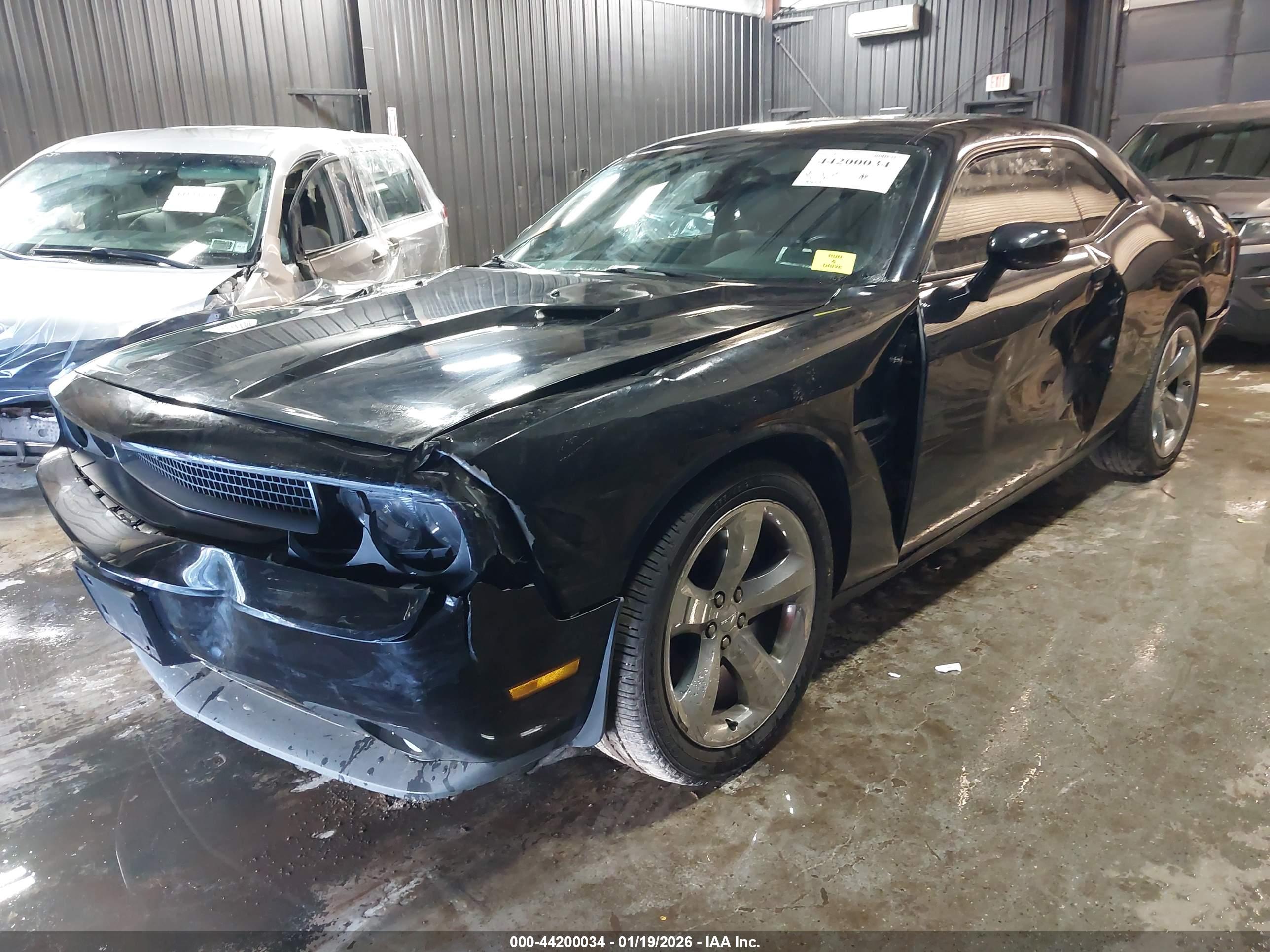 DODGE CHALLENGER image 2