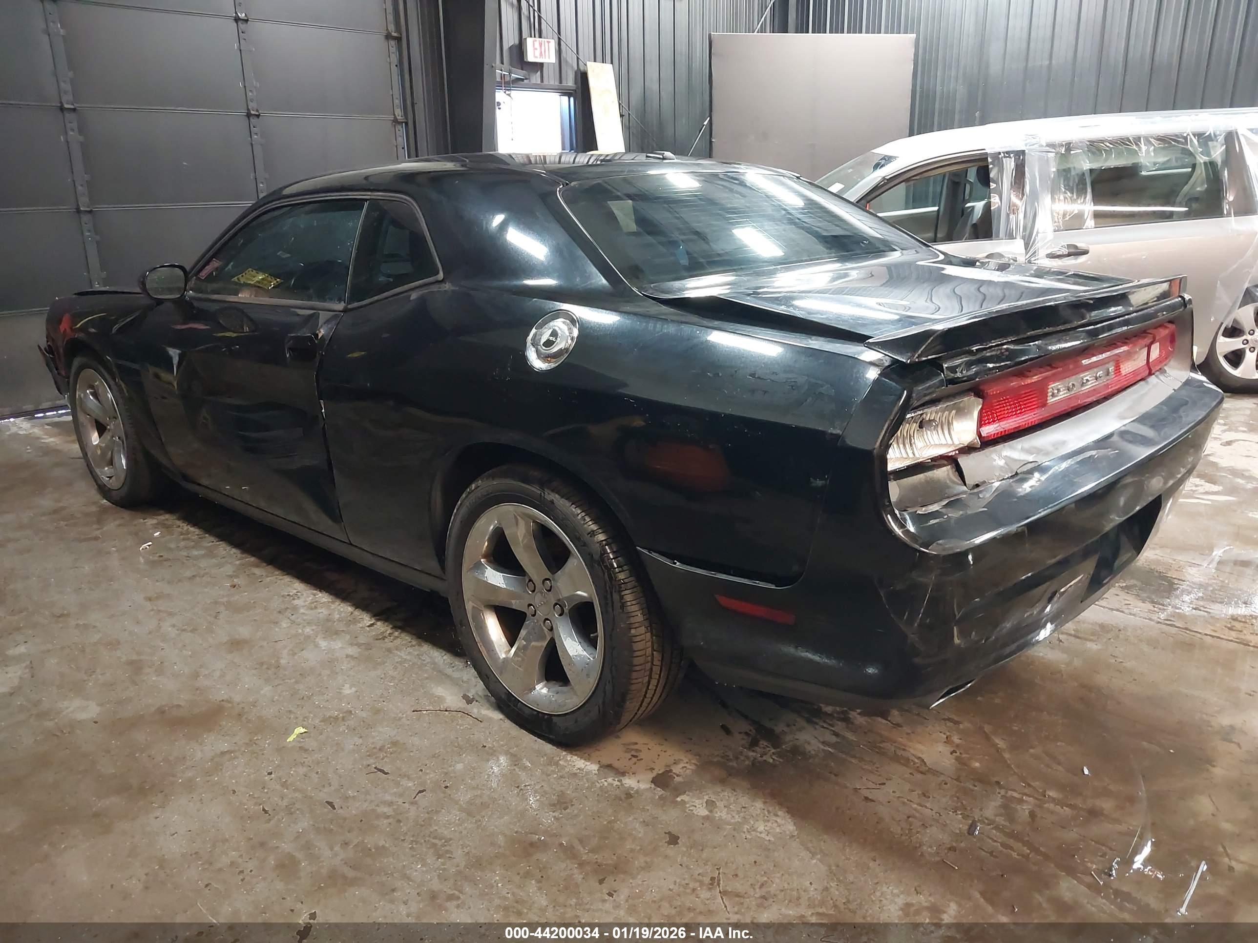DODGE CHALLENGER image 3