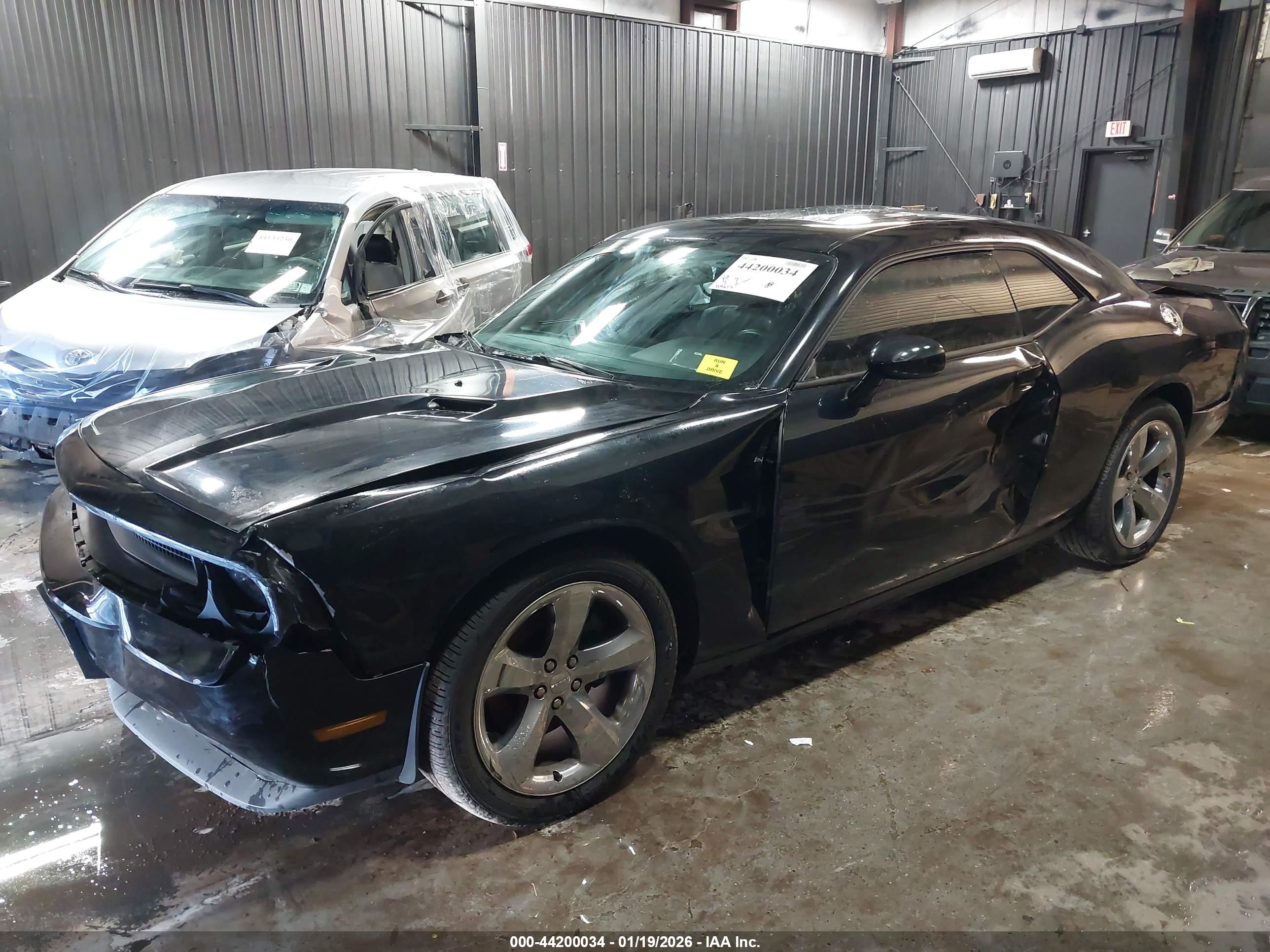 DODGE CHALLENGER image 6