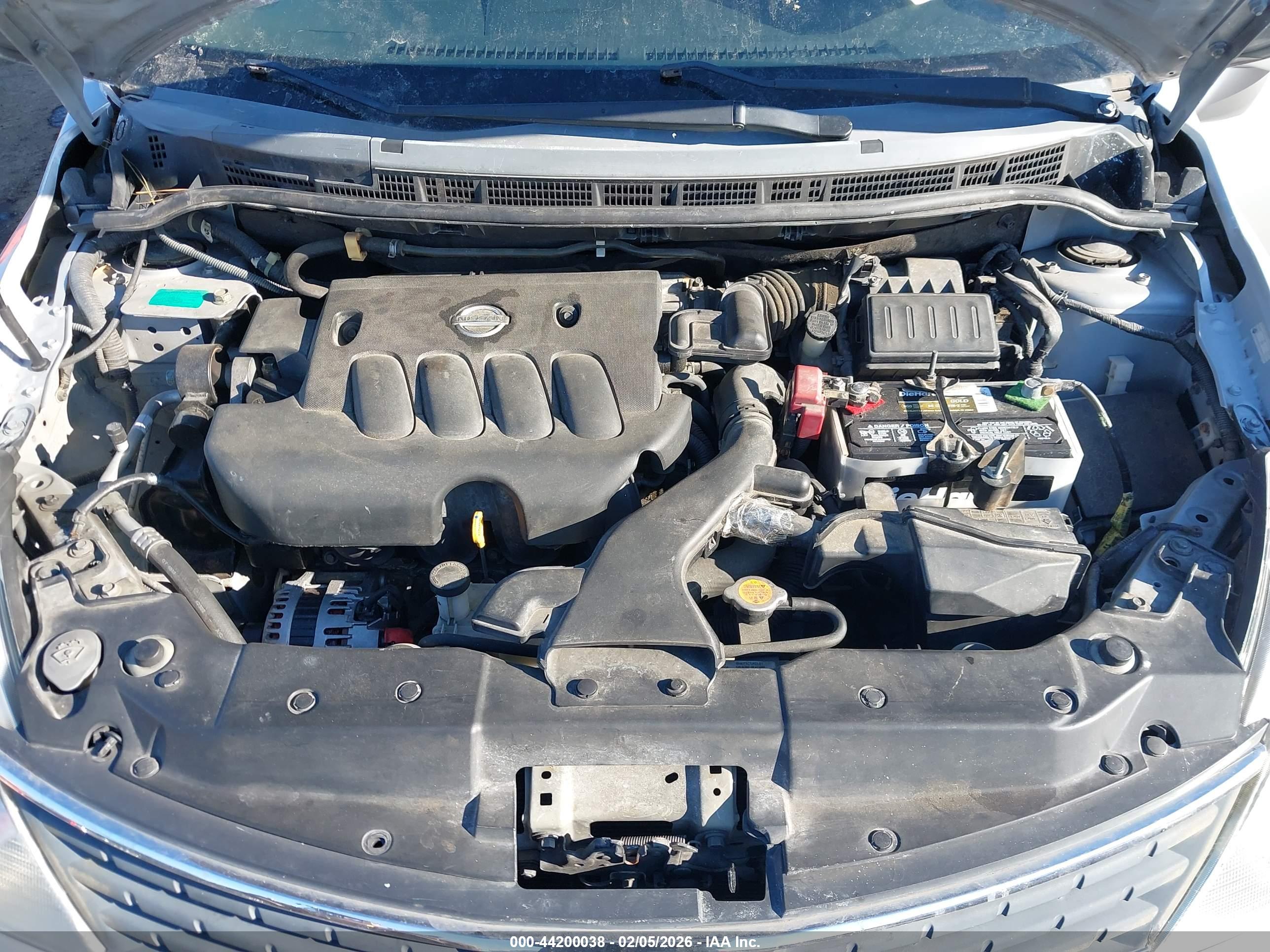 NISSAN VERSA image 10