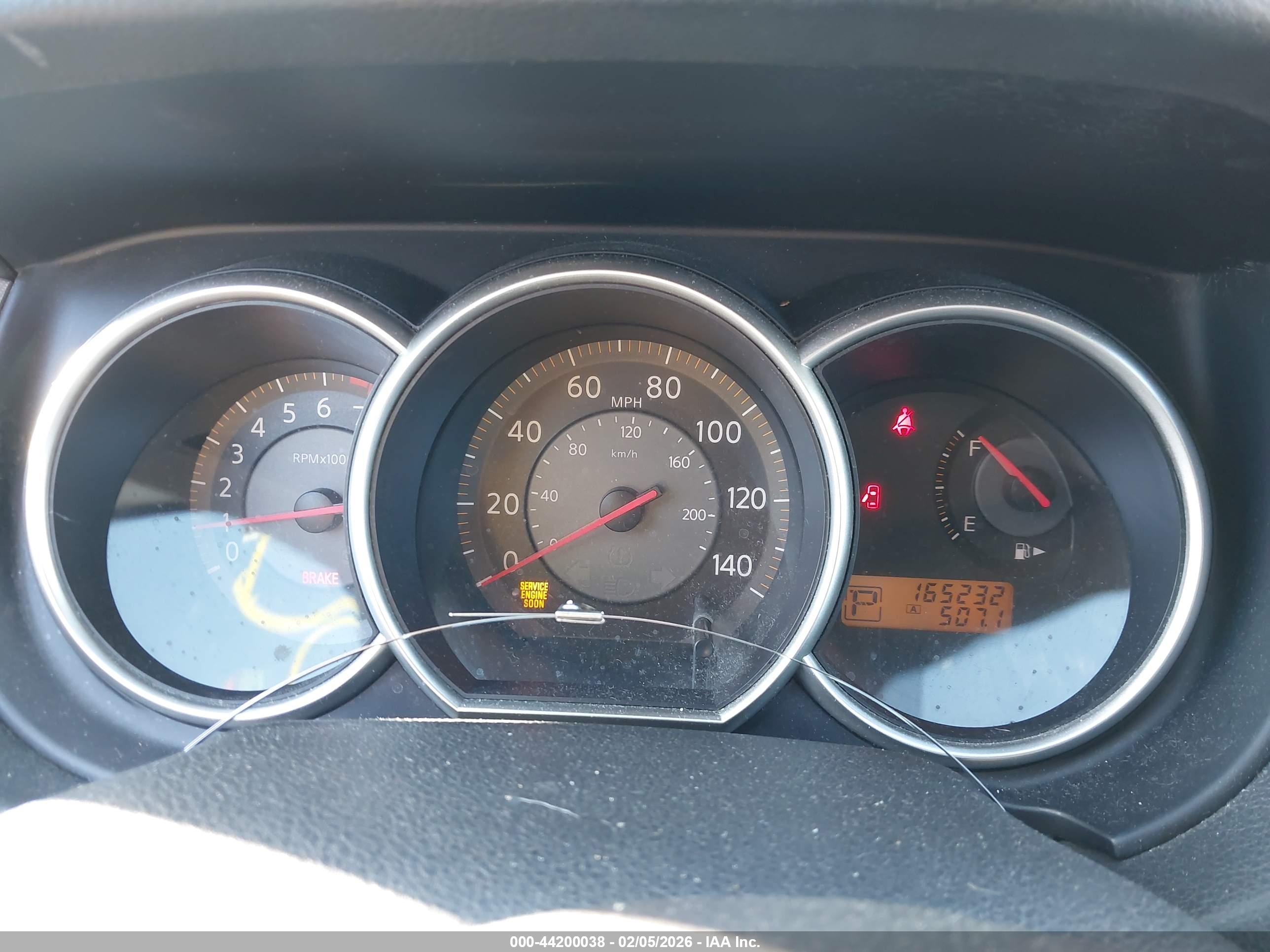 NISSAN VERSA image 7