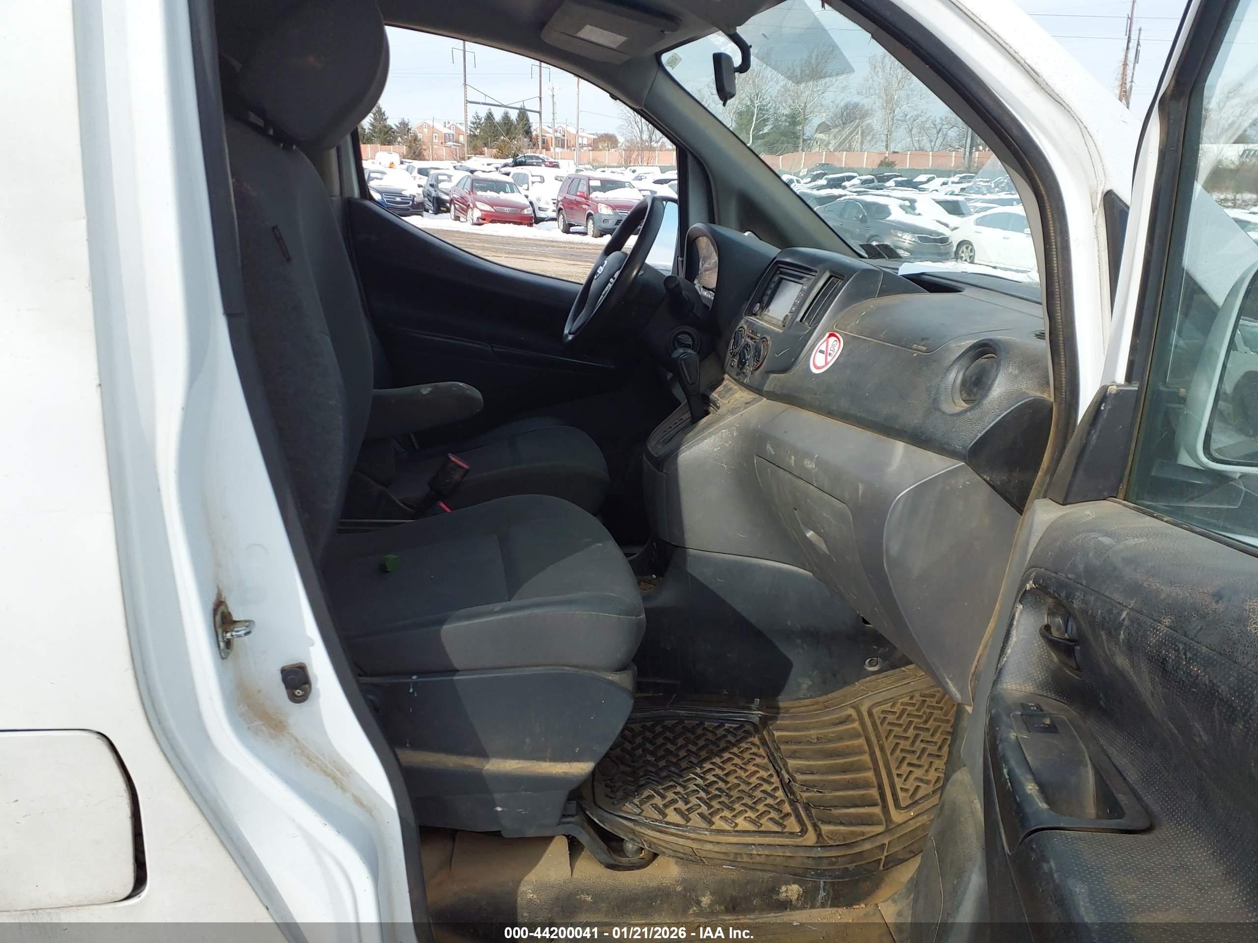 NISSAN NV200 image 5