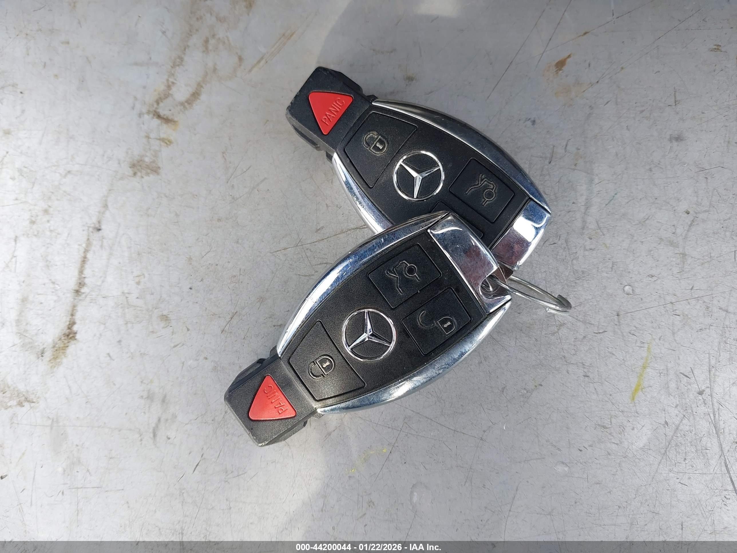 MERCEDES-BENZ E image 11