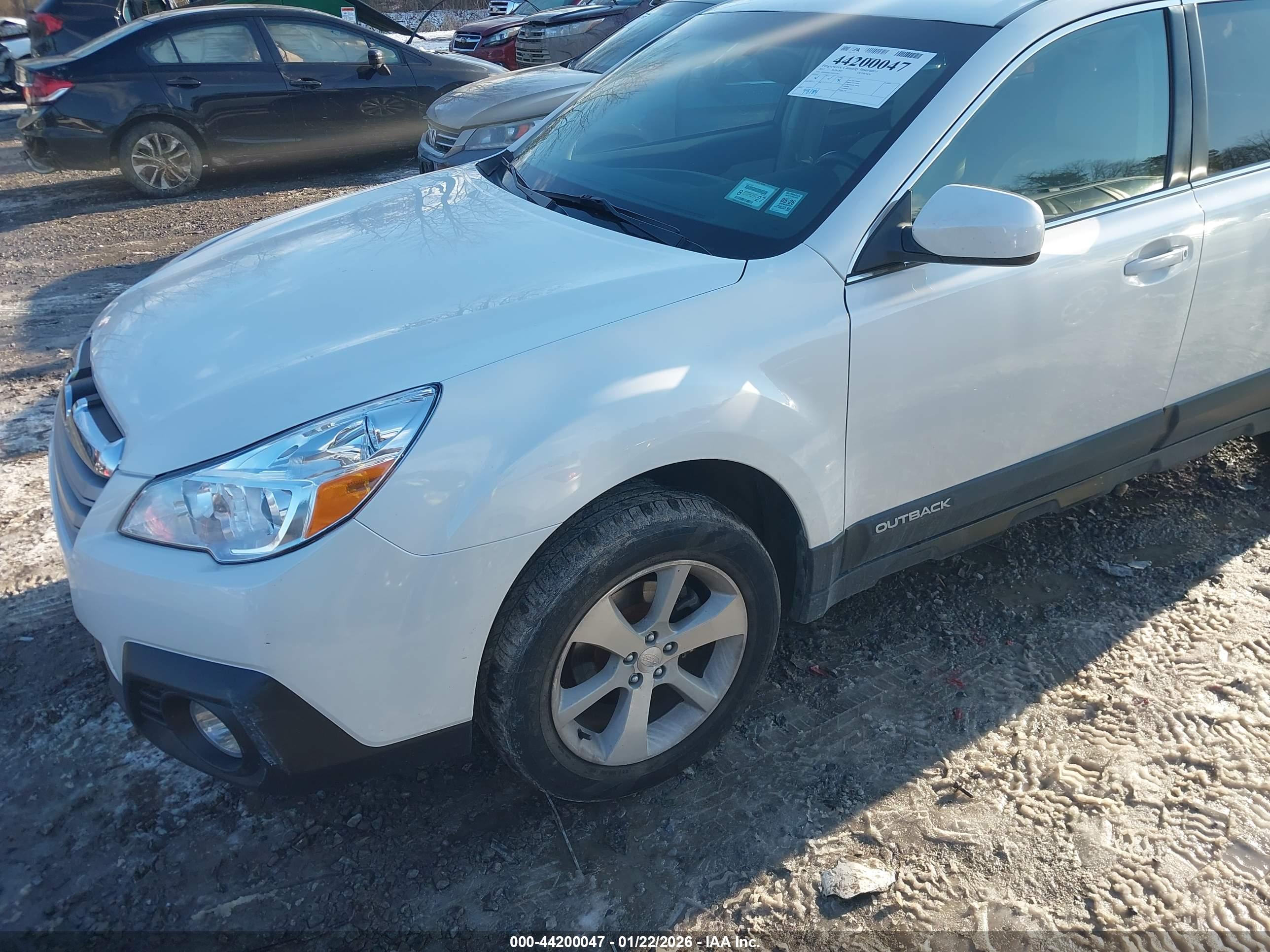 SUBARU OUTBACK image 2