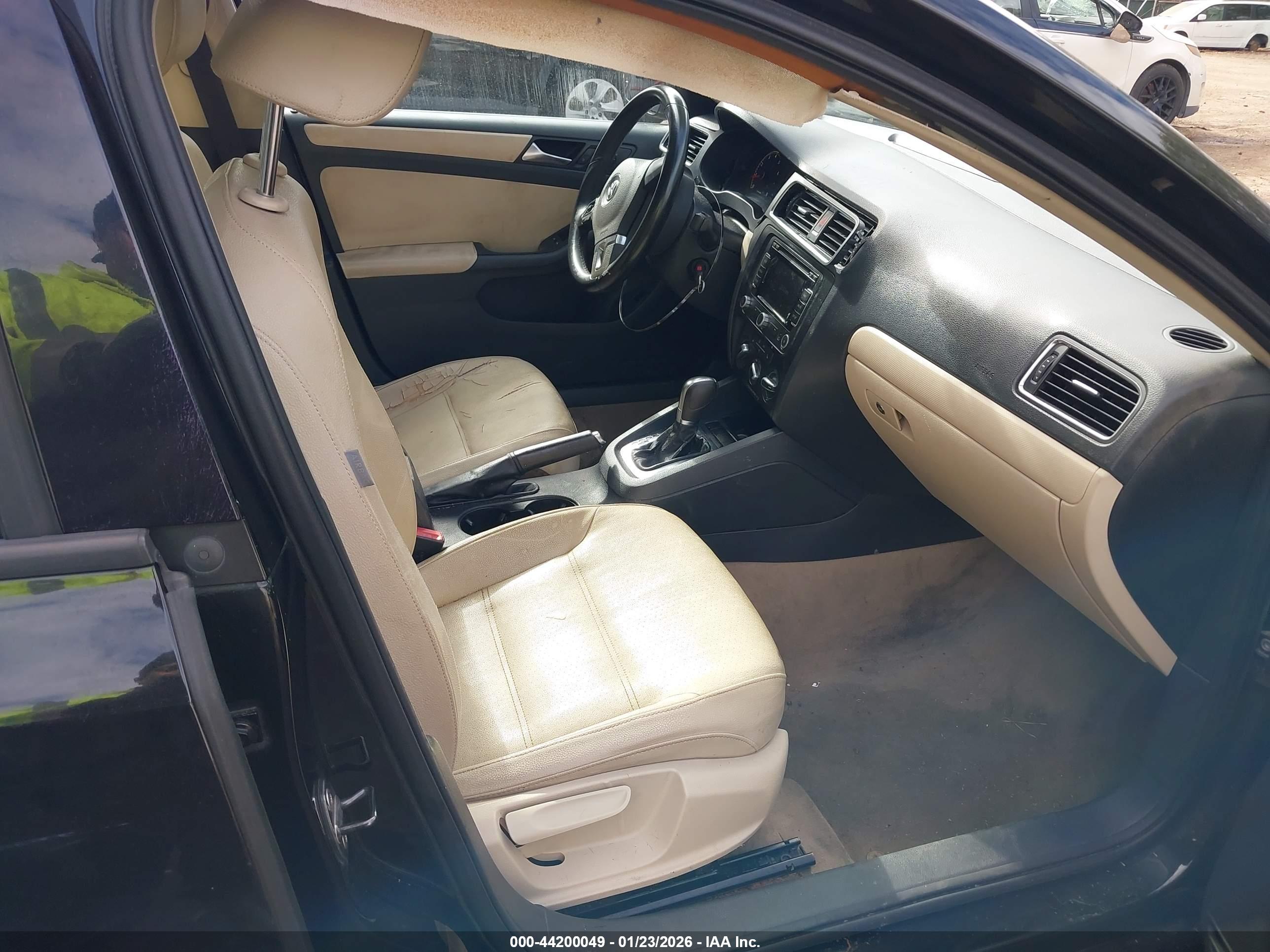VOLKSWAGEN JETTA image 5