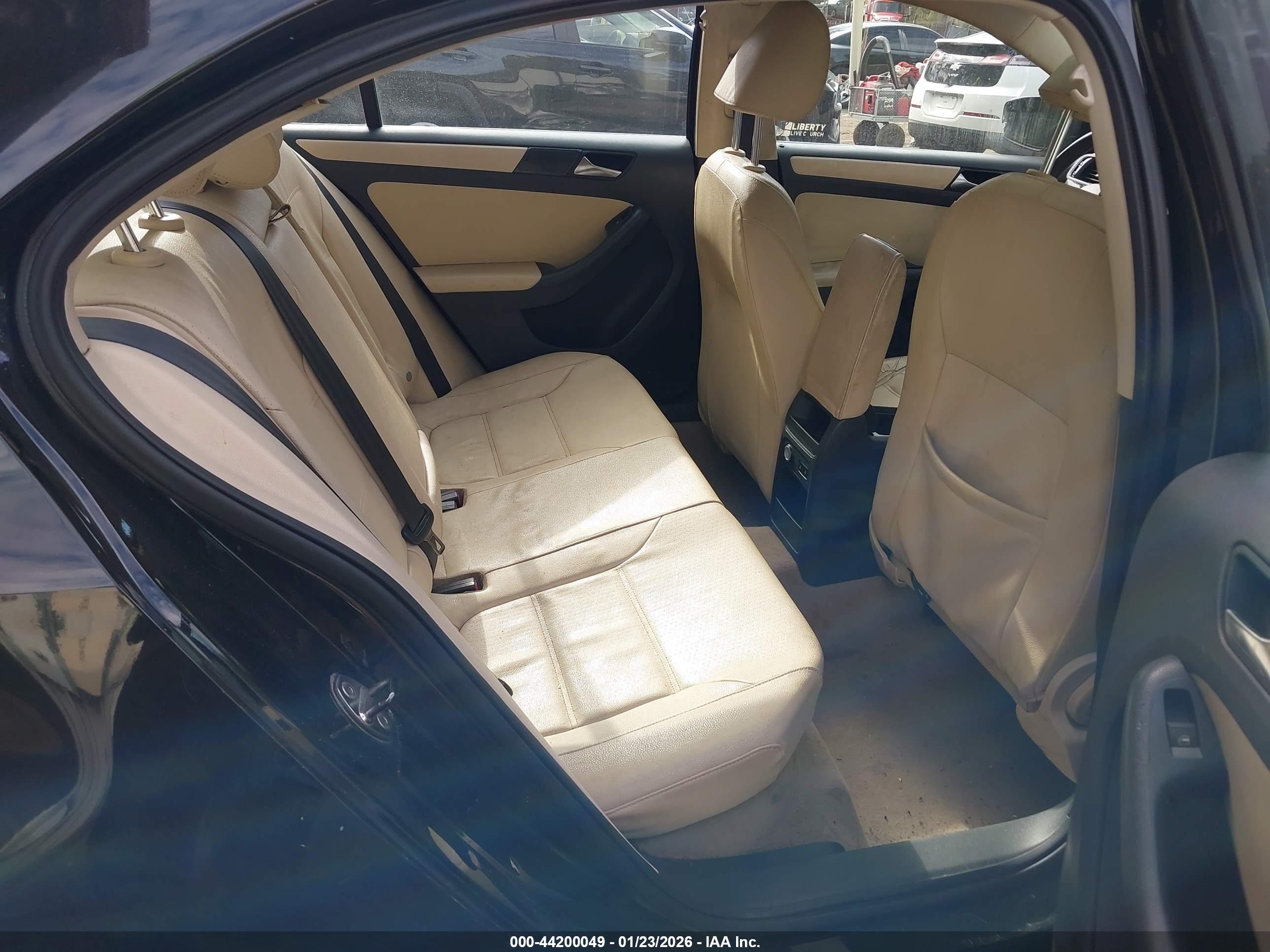 VOLKSWAGEN JETTA image 8
