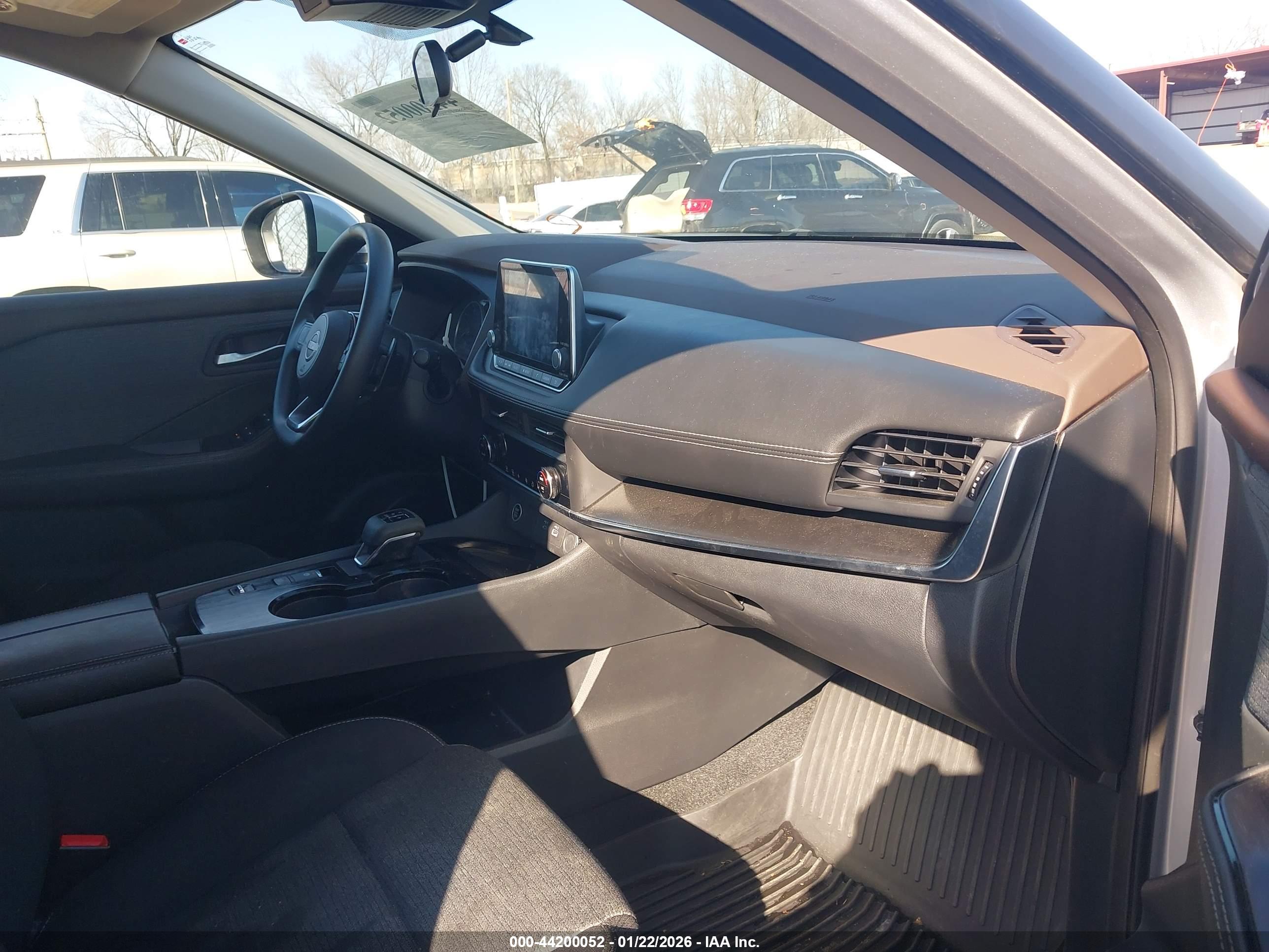 NISSAN ROGUE image 5