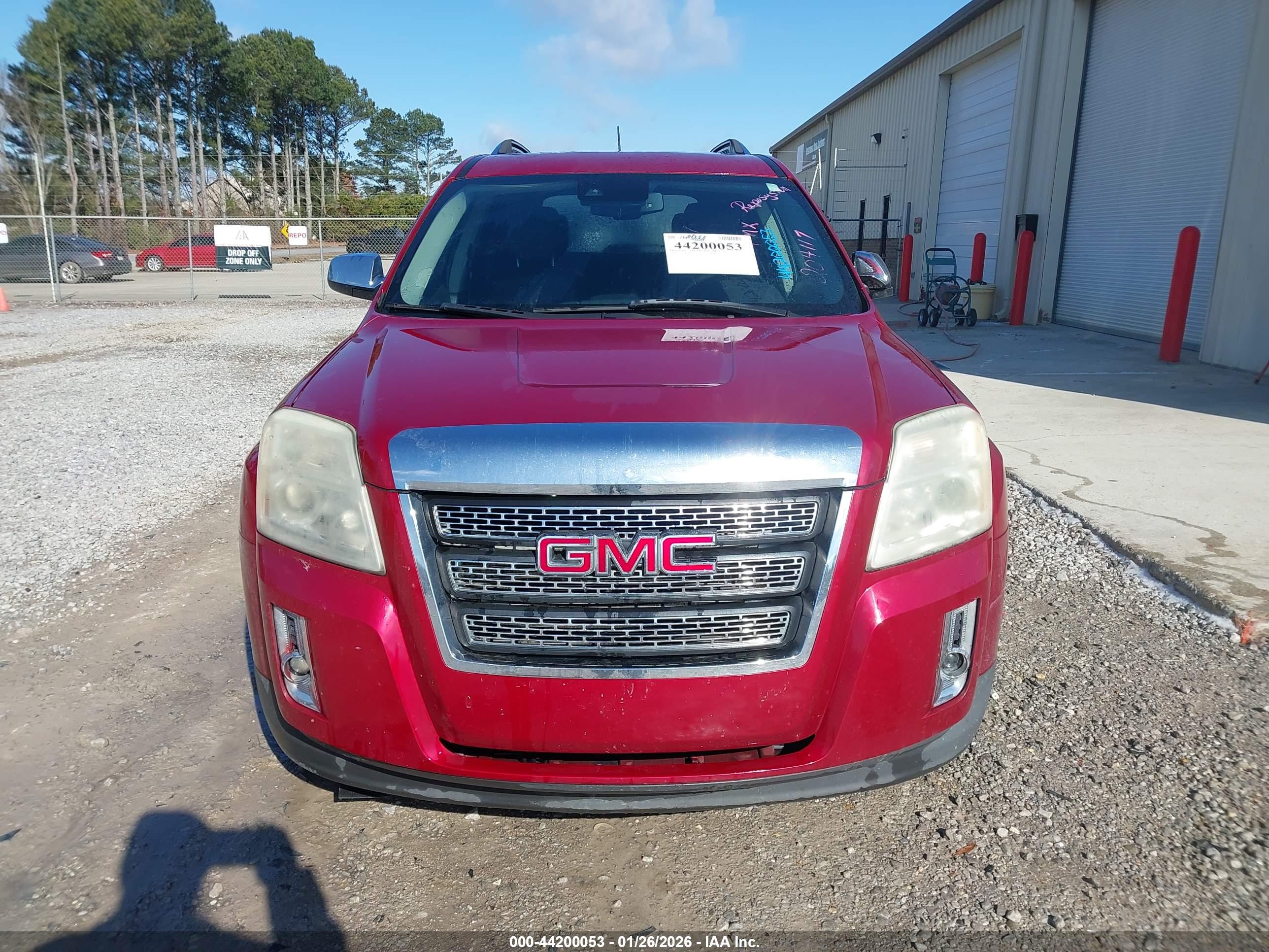 GMC TERRAIN image 6