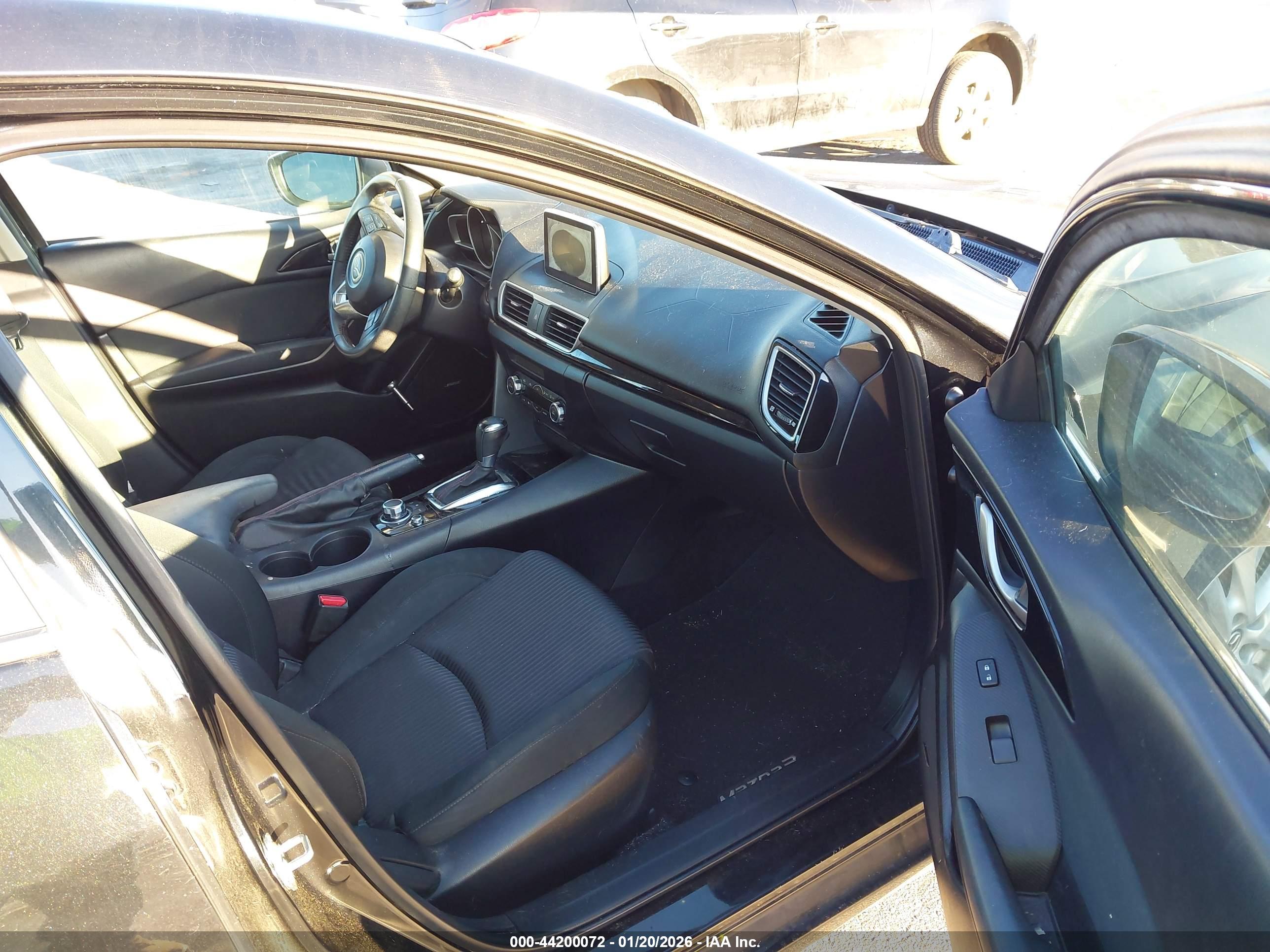 MAZDA MAZDA3 image 5