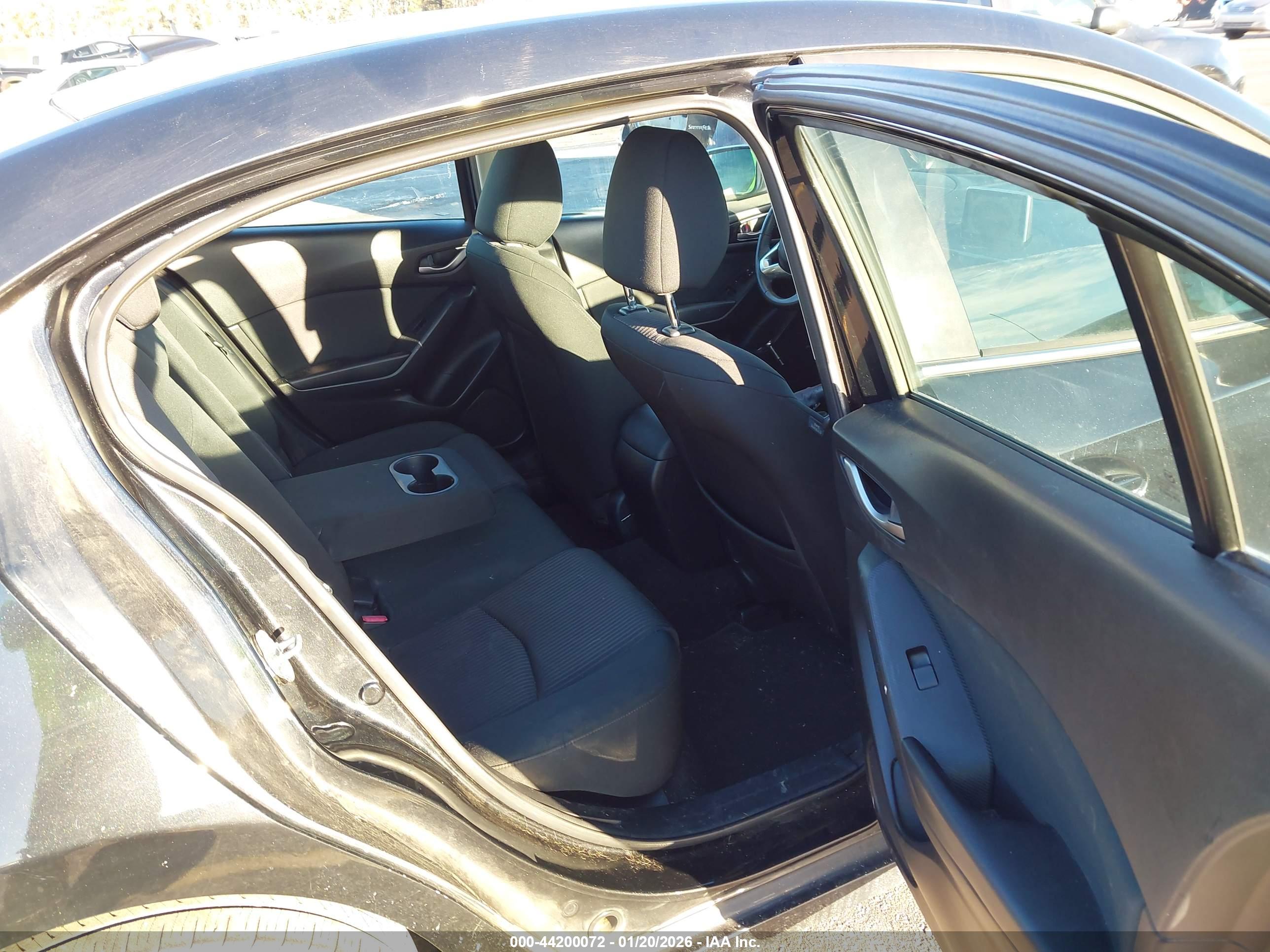 MAZDA MAZDA3 image 8