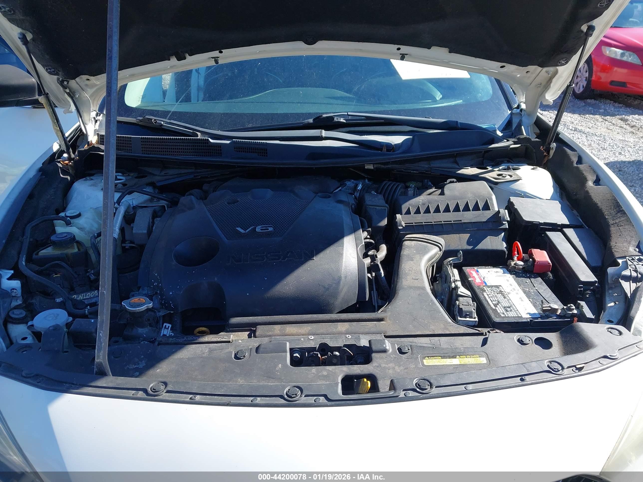 NISSAN MAXIMA image 10