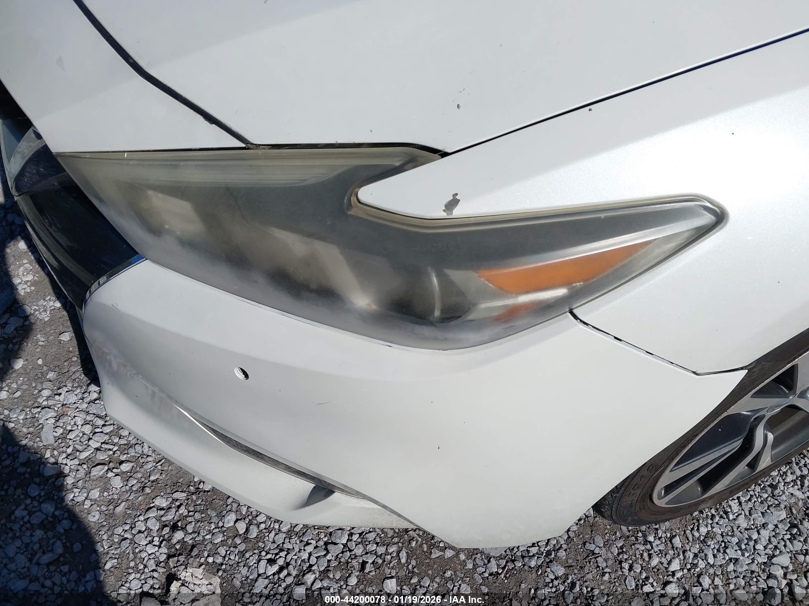 NISSAN MAXIMA image 6