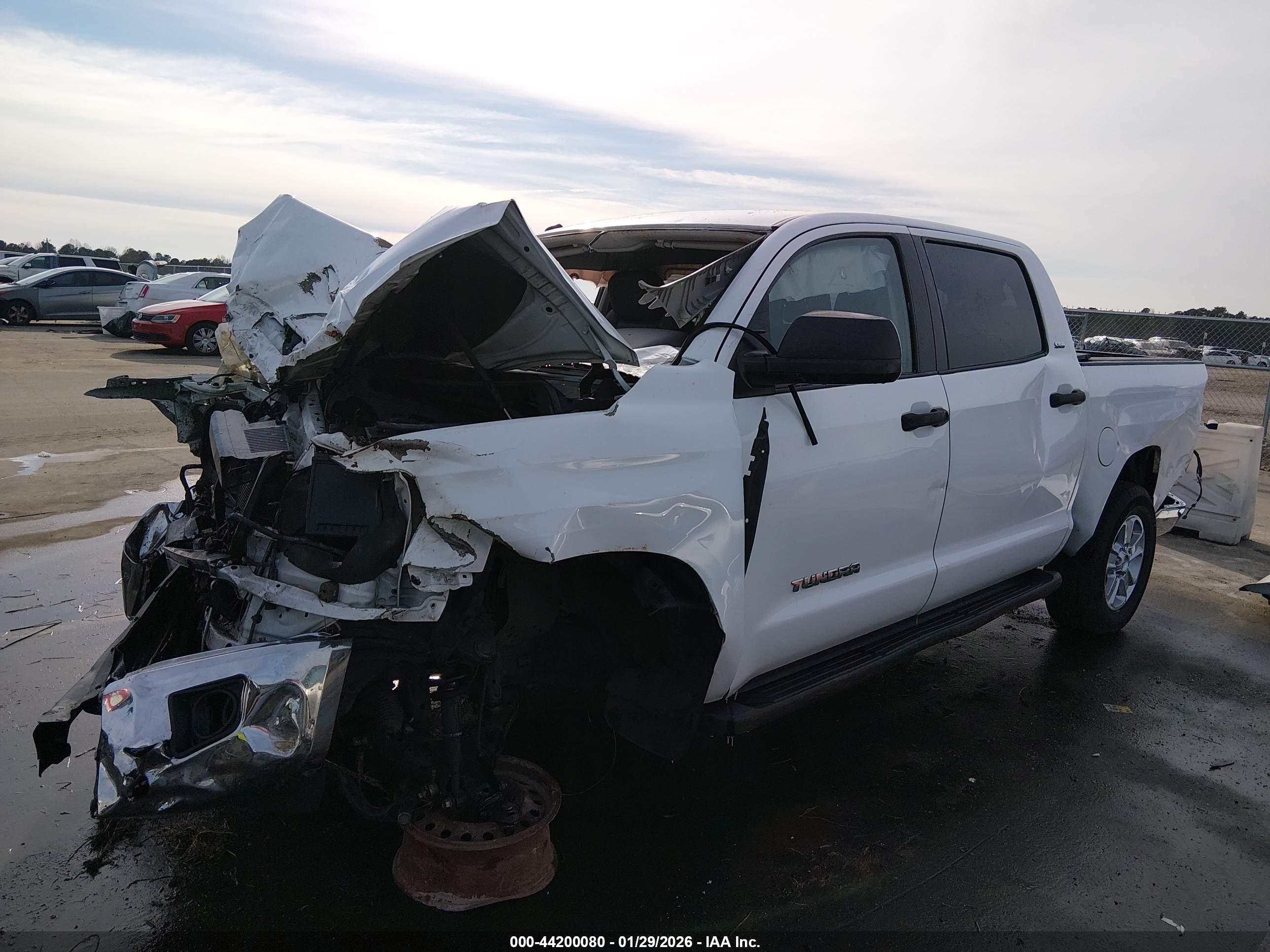 TOYOTA TUNDRA image 2