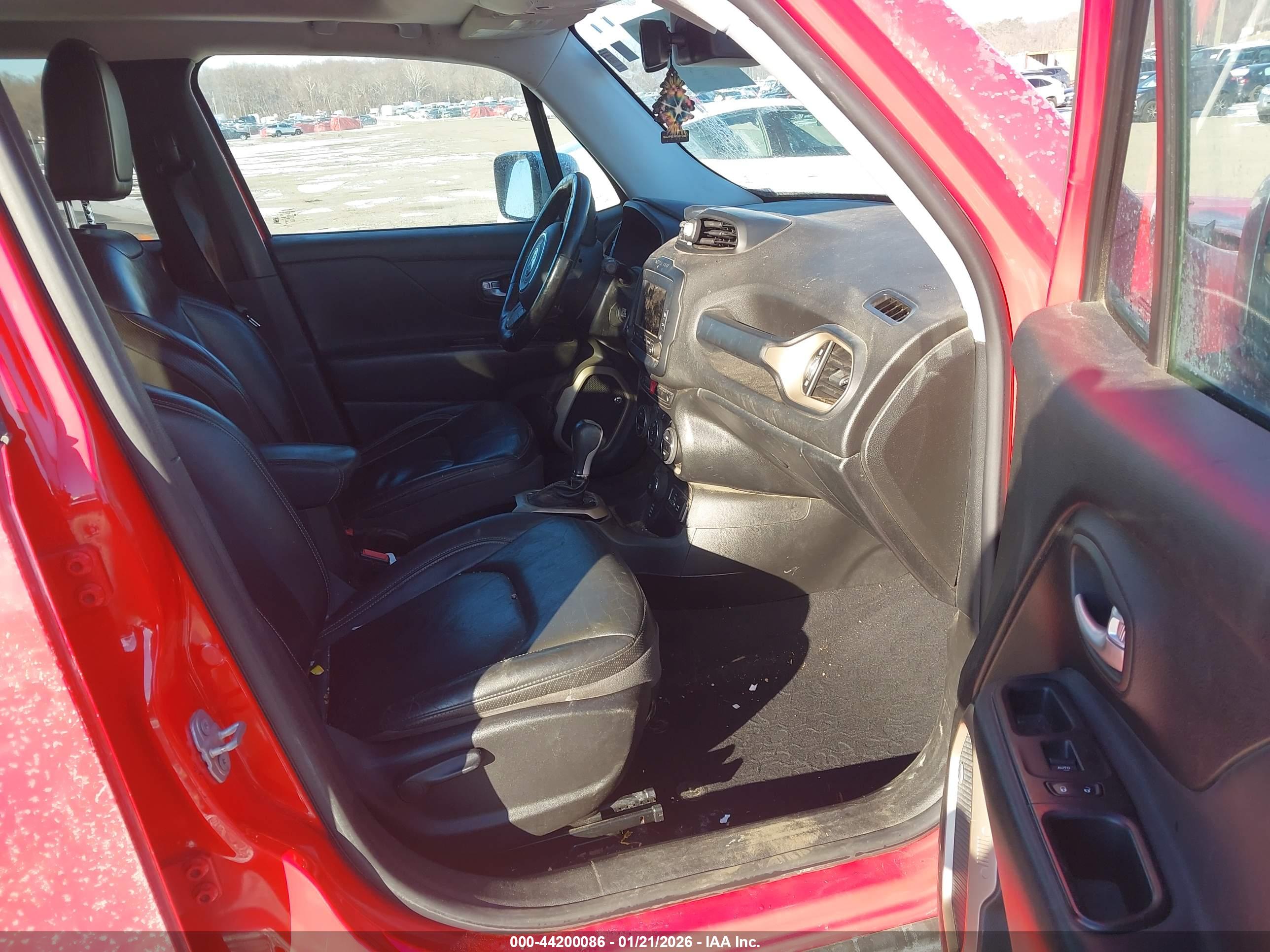 JEEP RENEGADE image 5