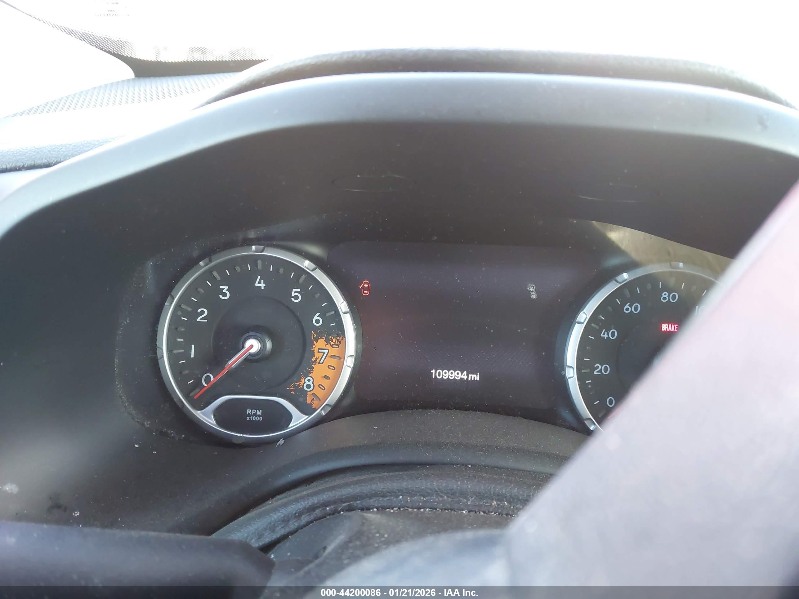 JEEP RENEGADE image 7