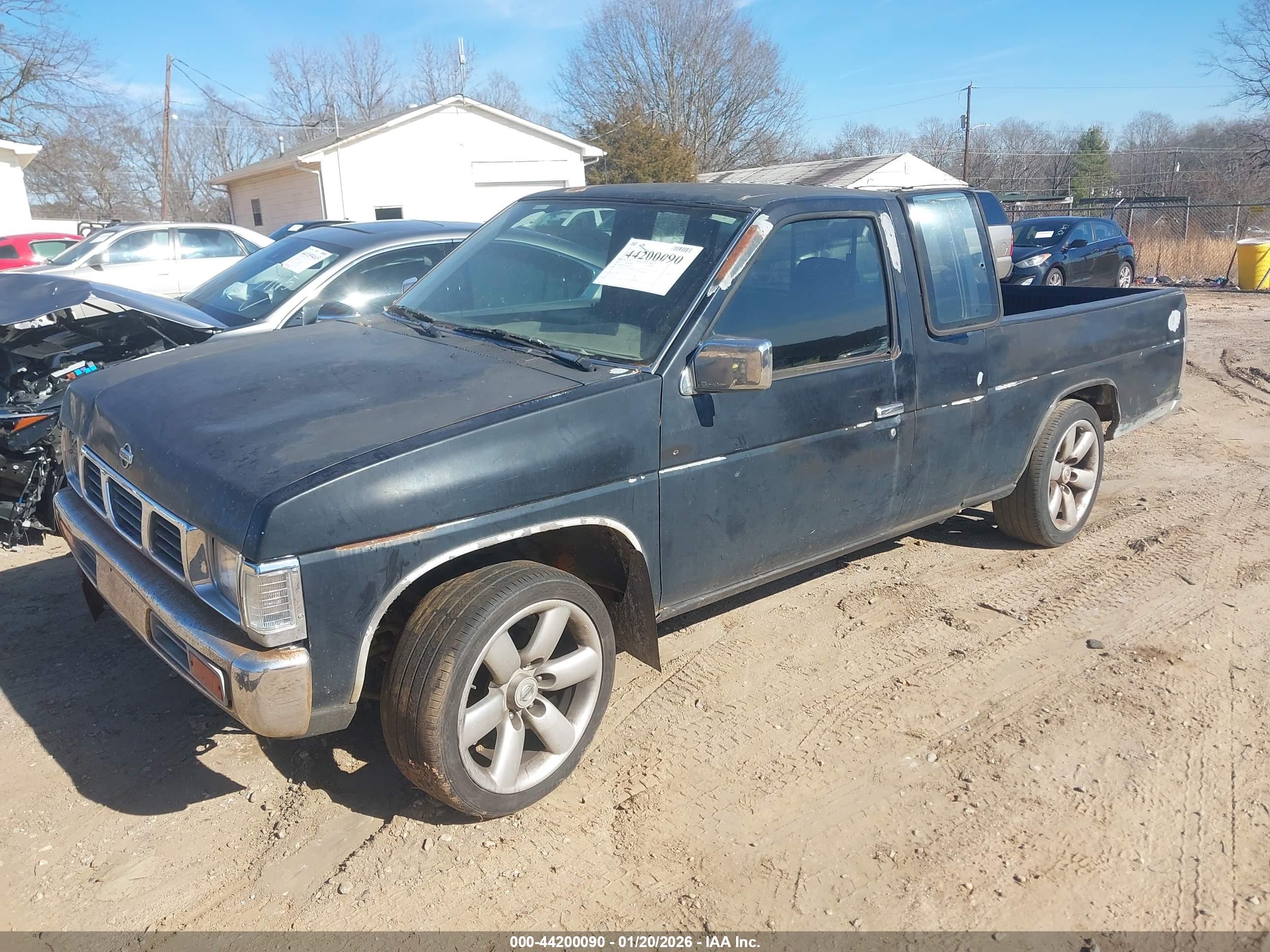 NISSAN TRUCK image 2
