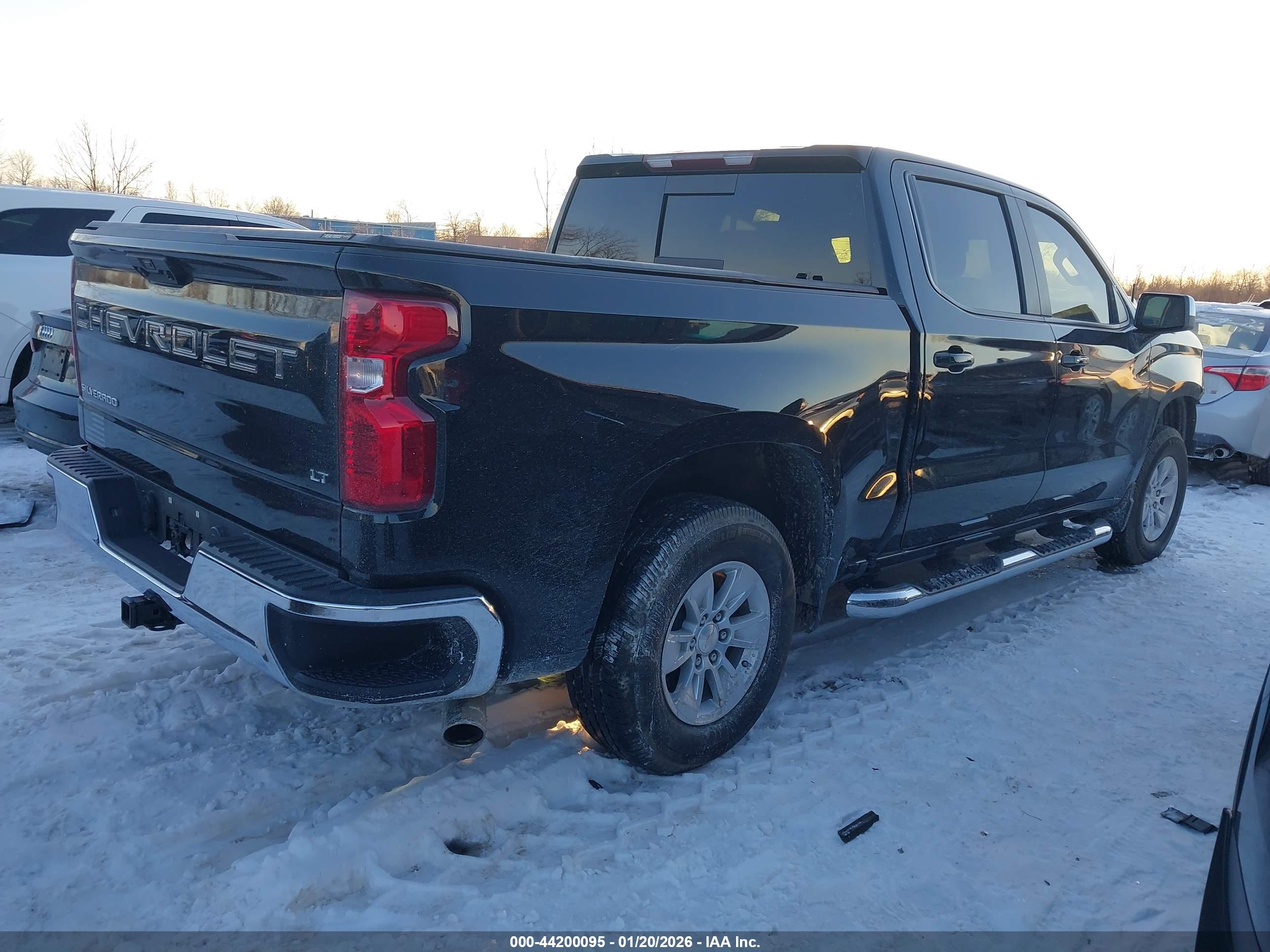 CHEVROLET SILVERADO image 4