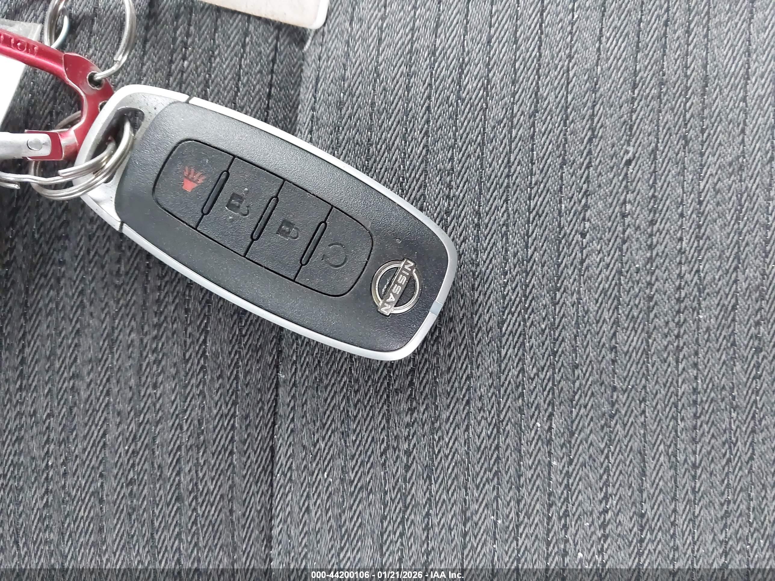 NISSAN ROGUE image 11