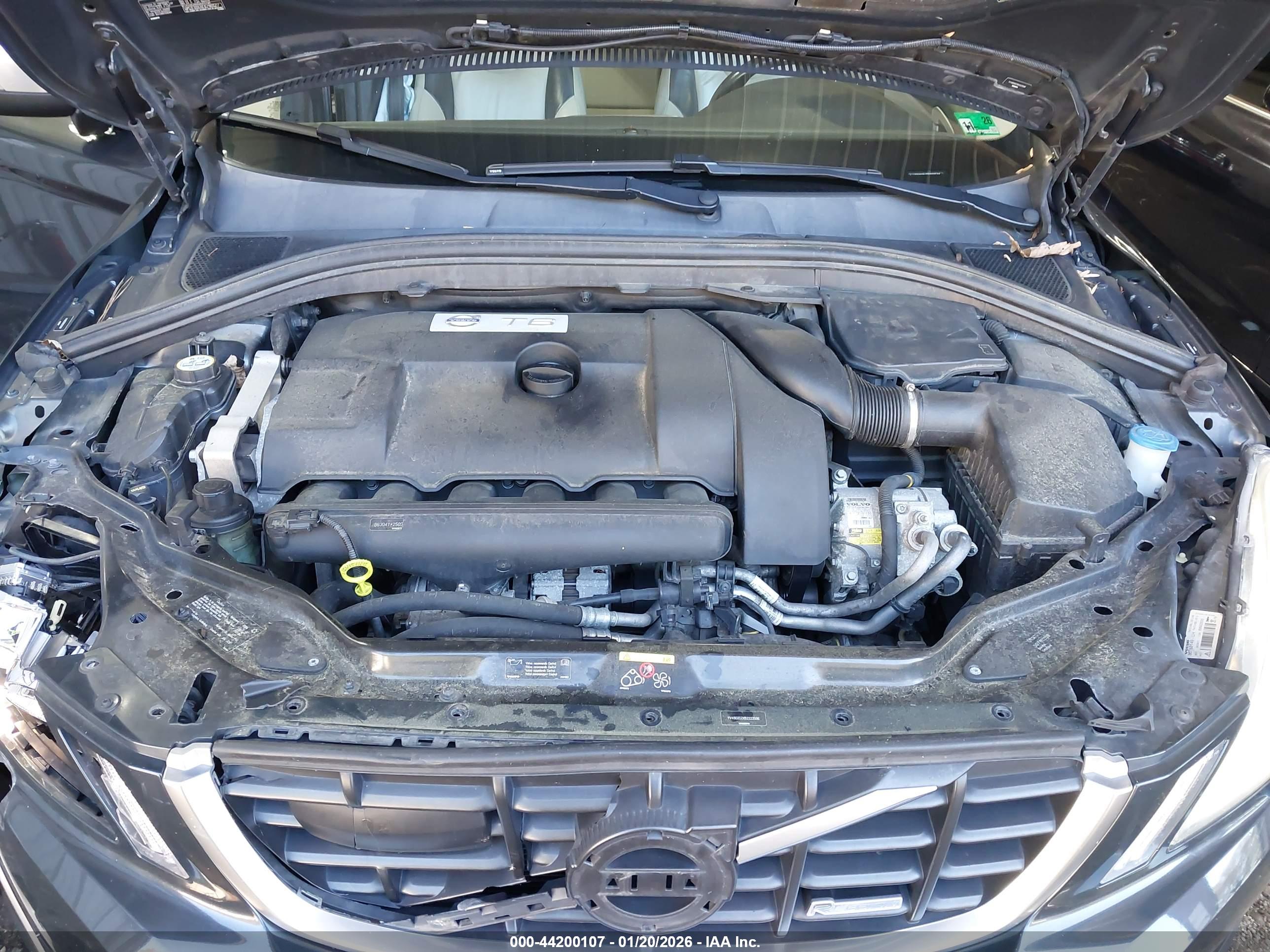 VOLVO XC60 image 10