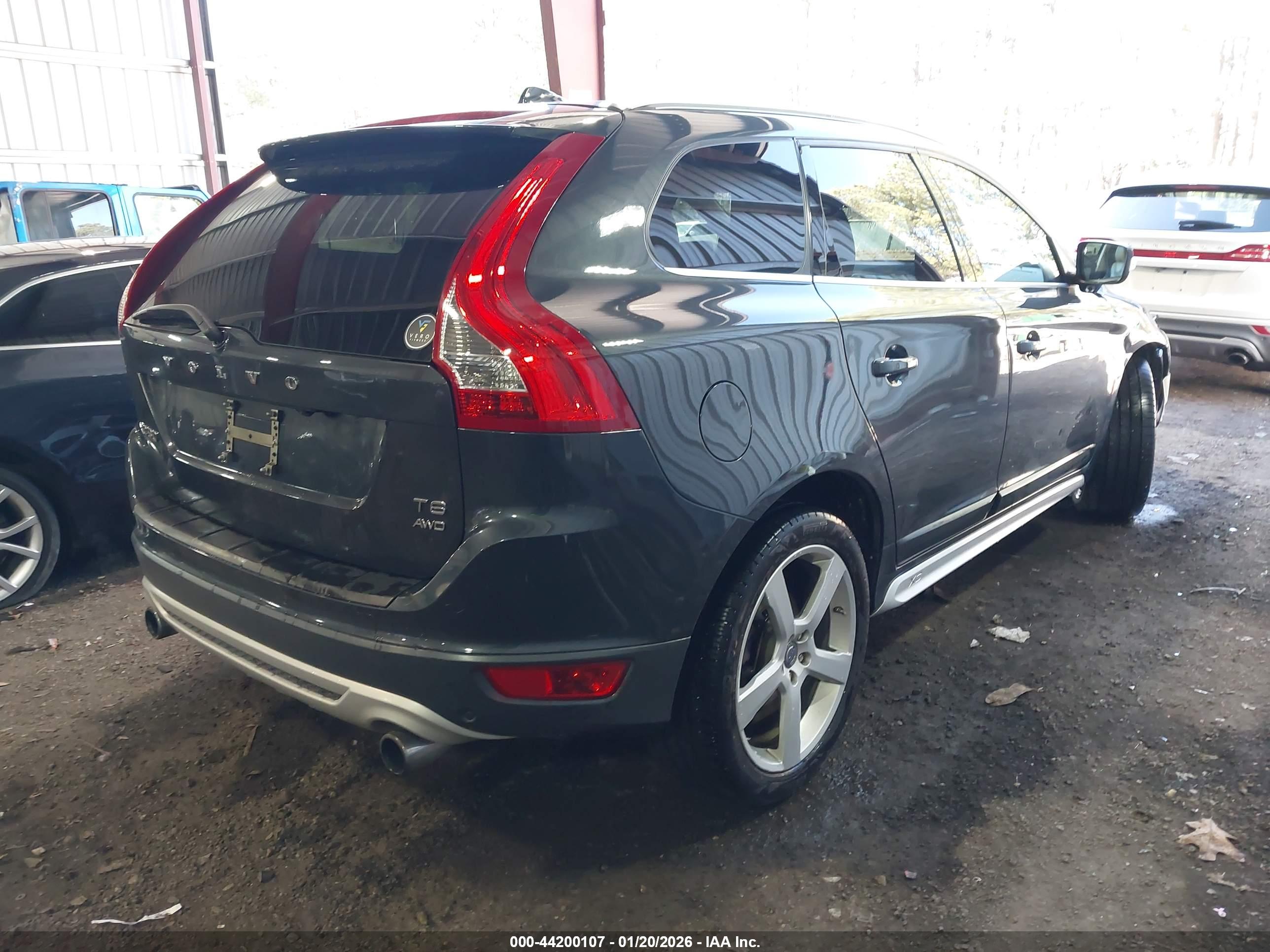 VOLVO XC60 image 4