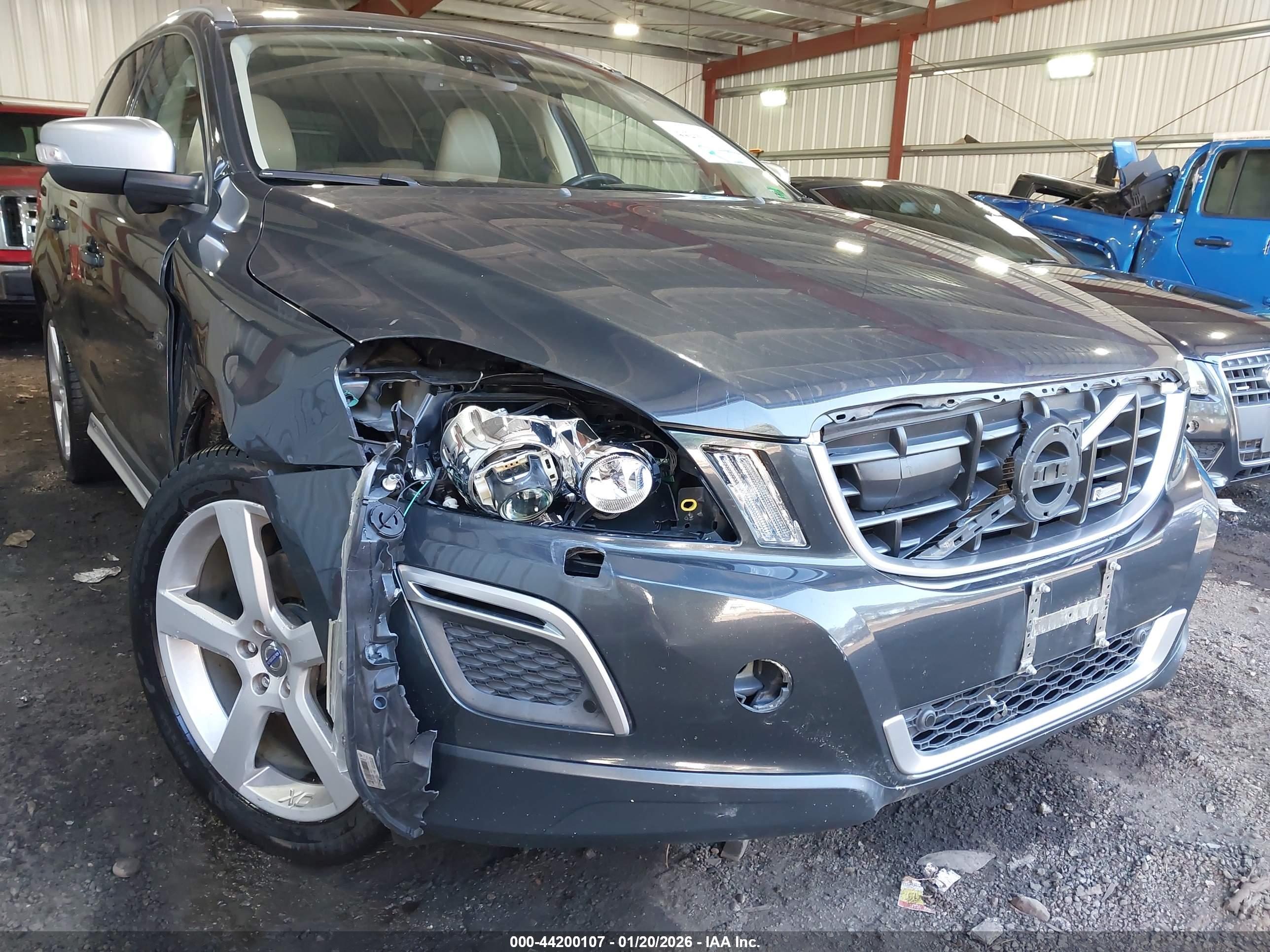 VOLVO XC60 image 6