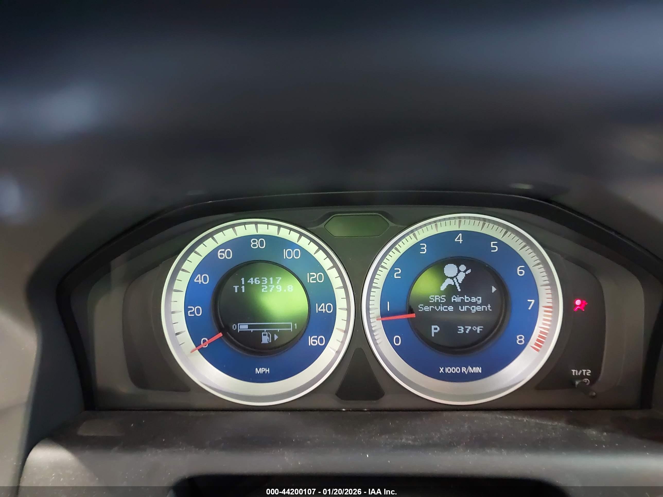 VOLVO XC60 image 7