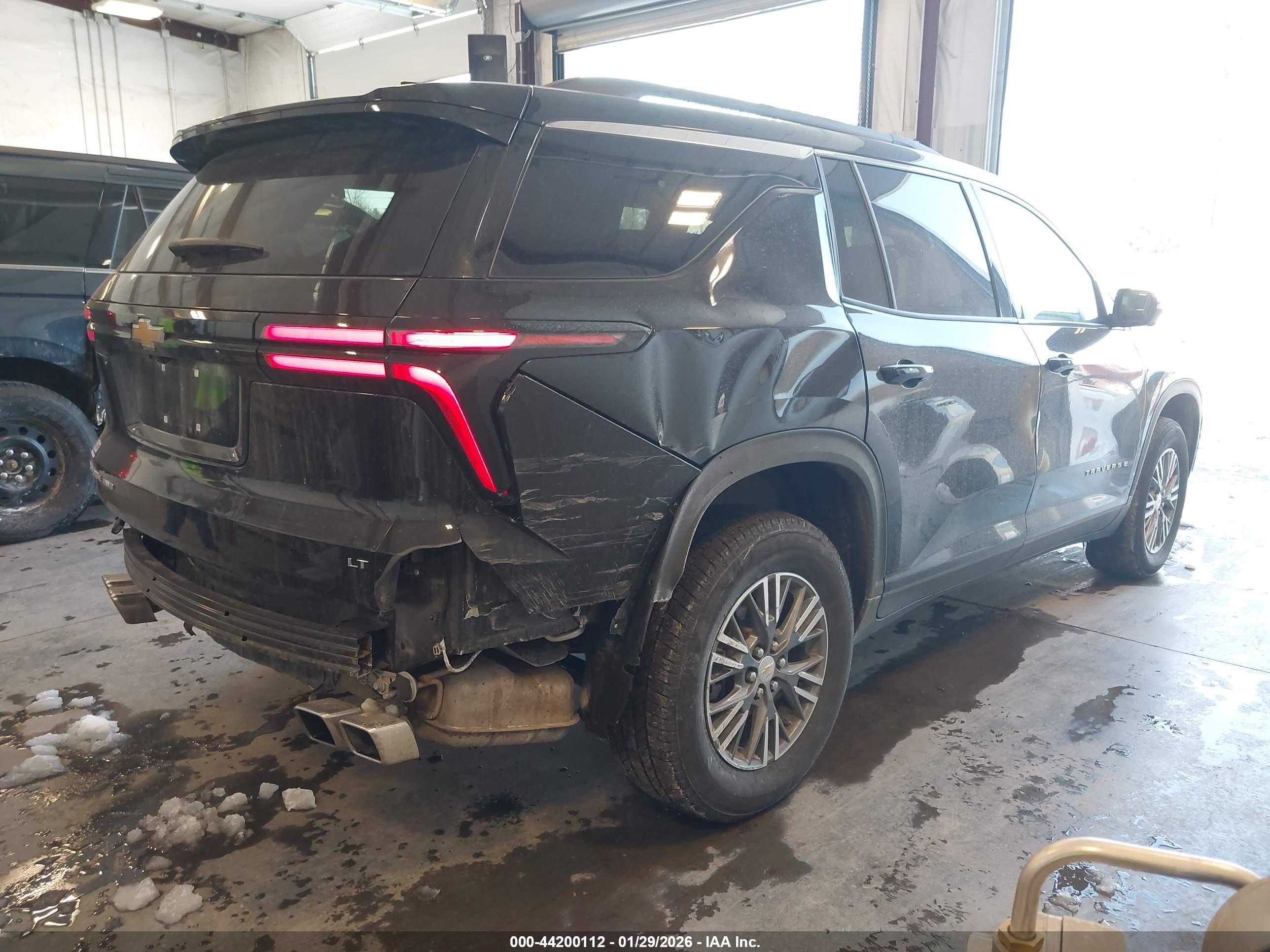 CHEVROLET TRAVERSE image 4