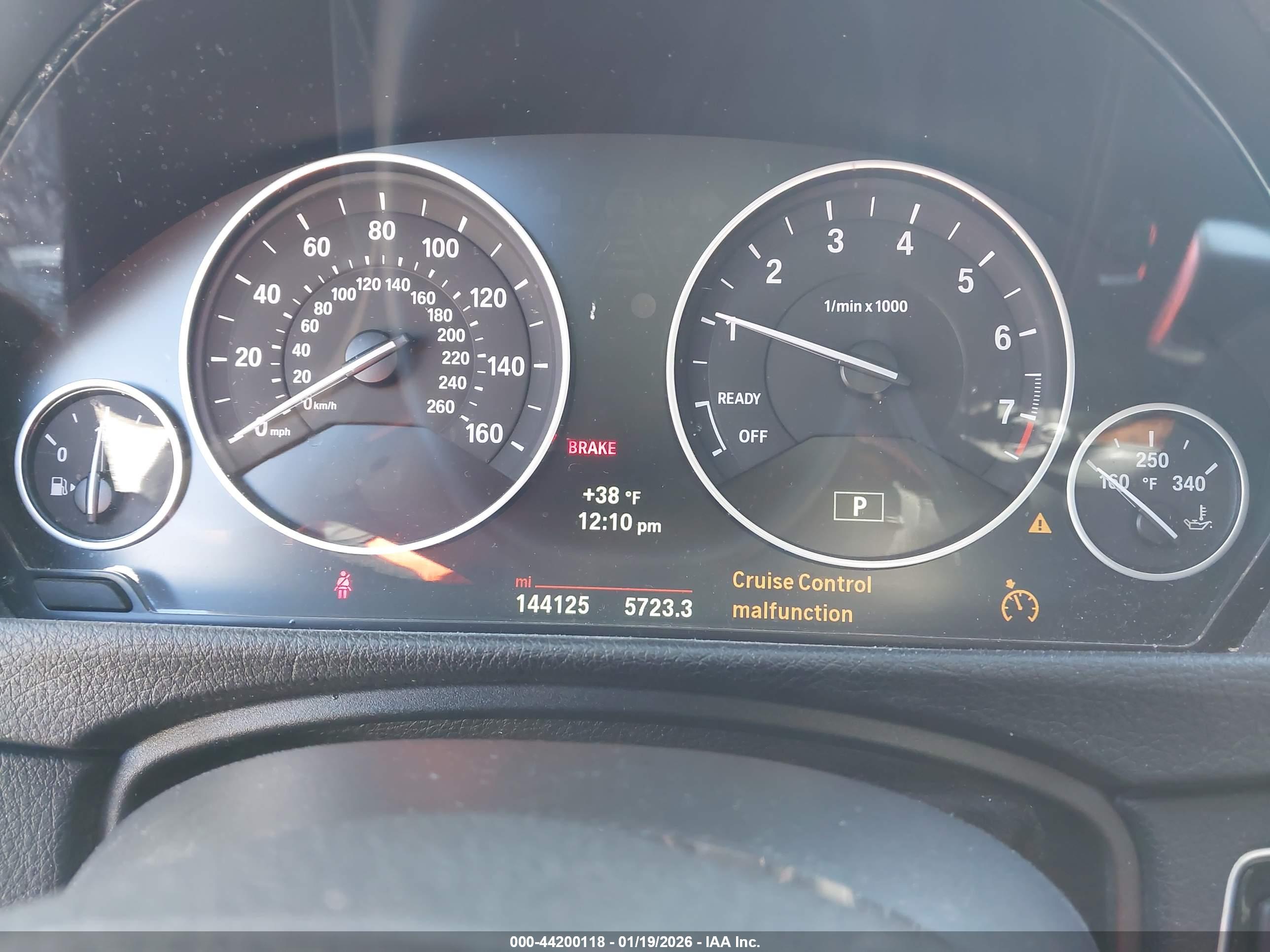 BMW 320I image 7