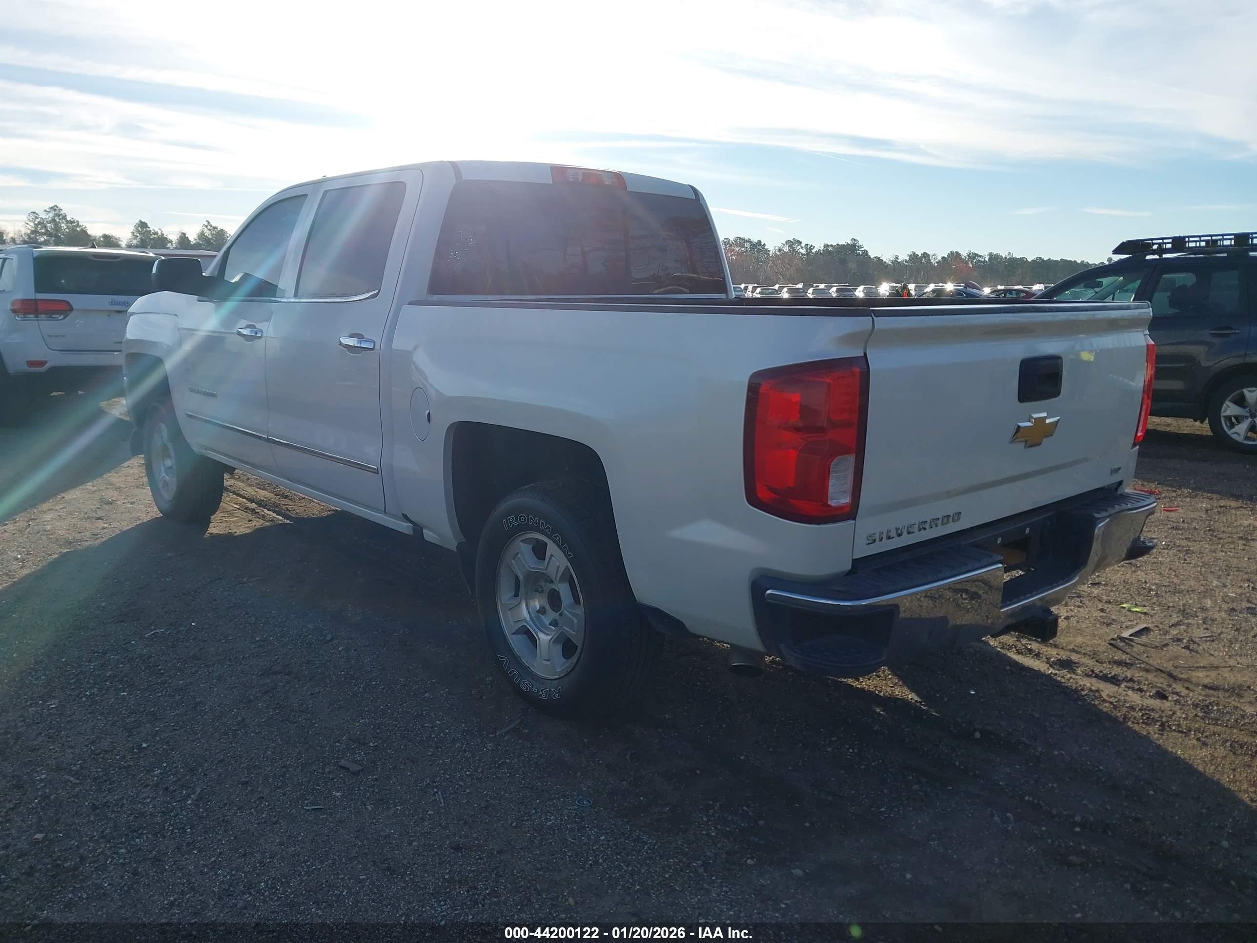 CHEVROLET SILVERADO image 3
