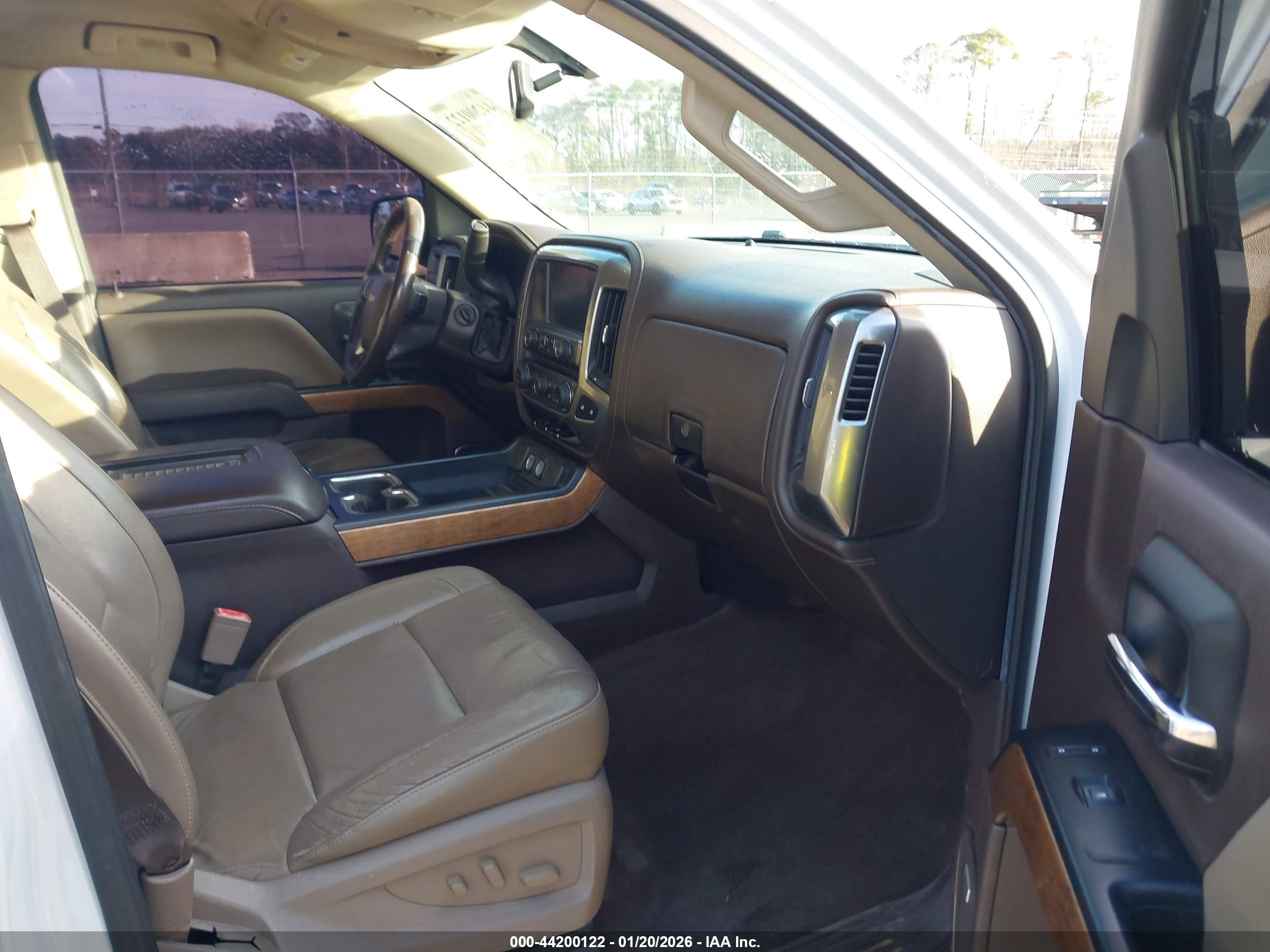 CHEVROLET SILVERADO image 5