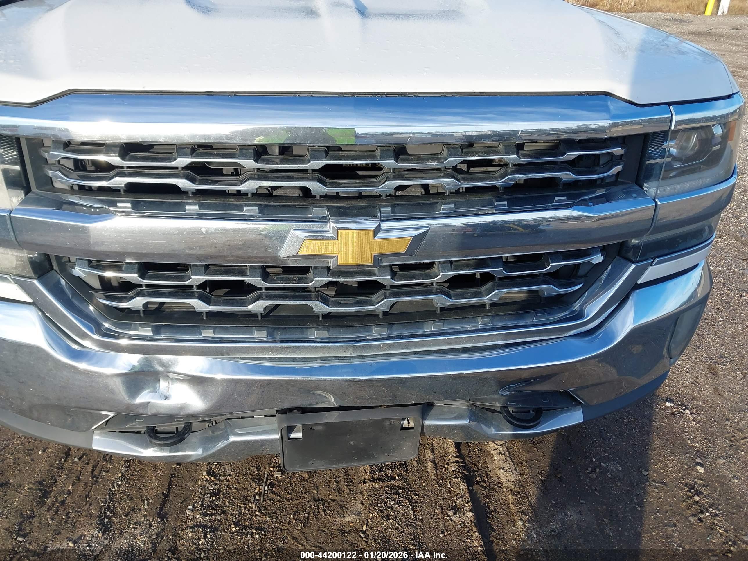 CHEVROLET SILVERADO image 6