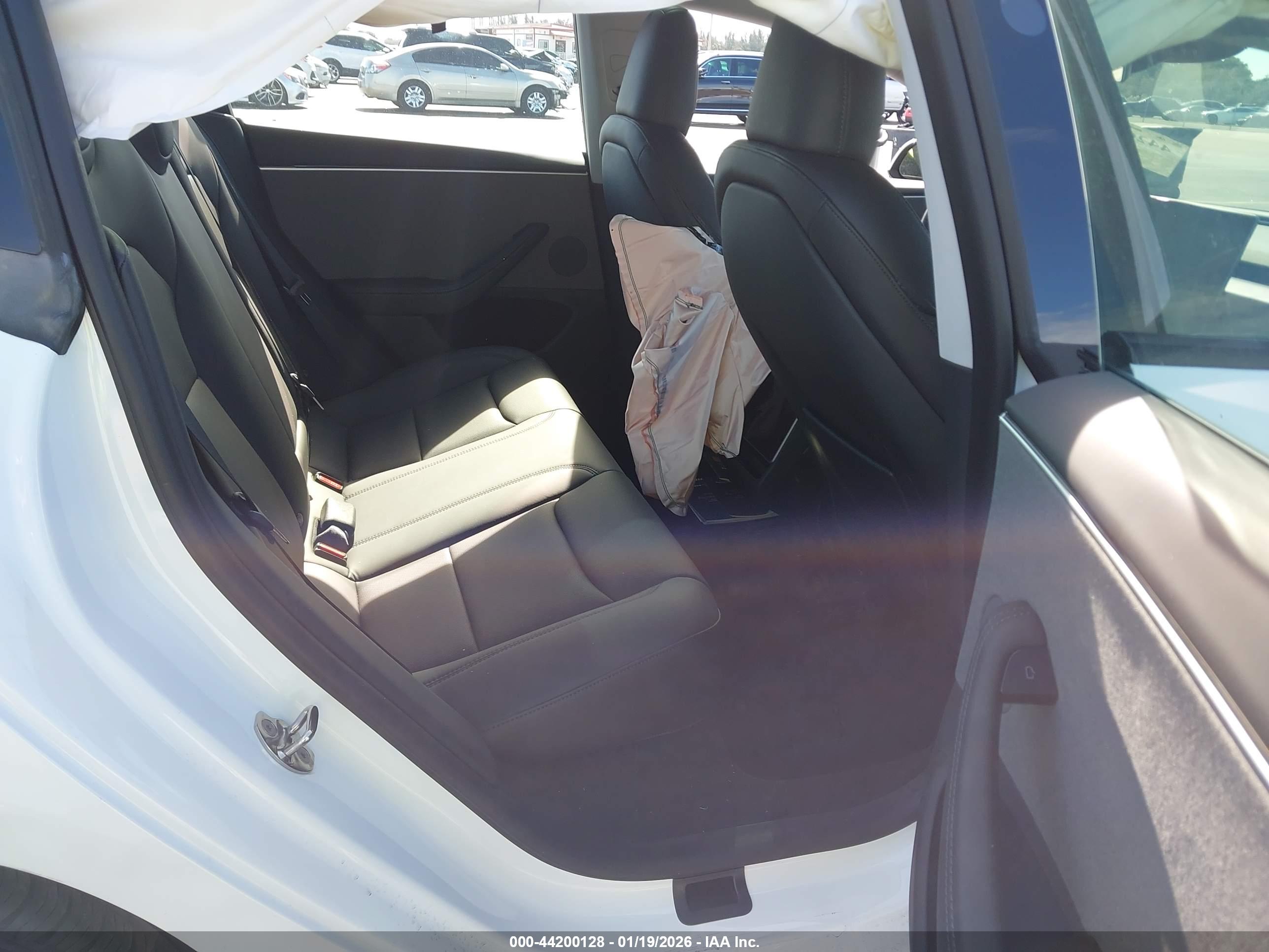 TESLA MODEL image 8