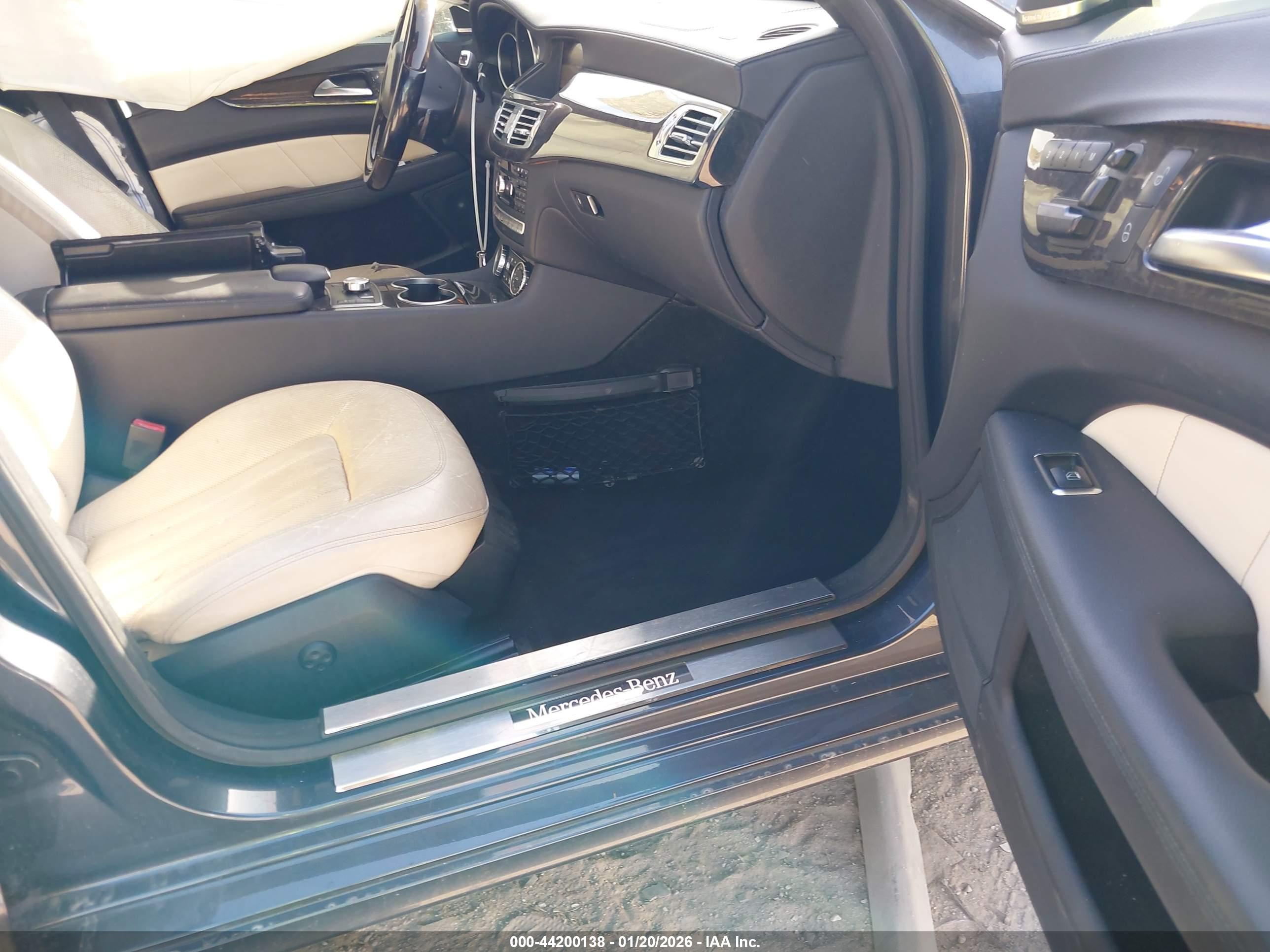 MERCEDES-BENZ CLS image 5