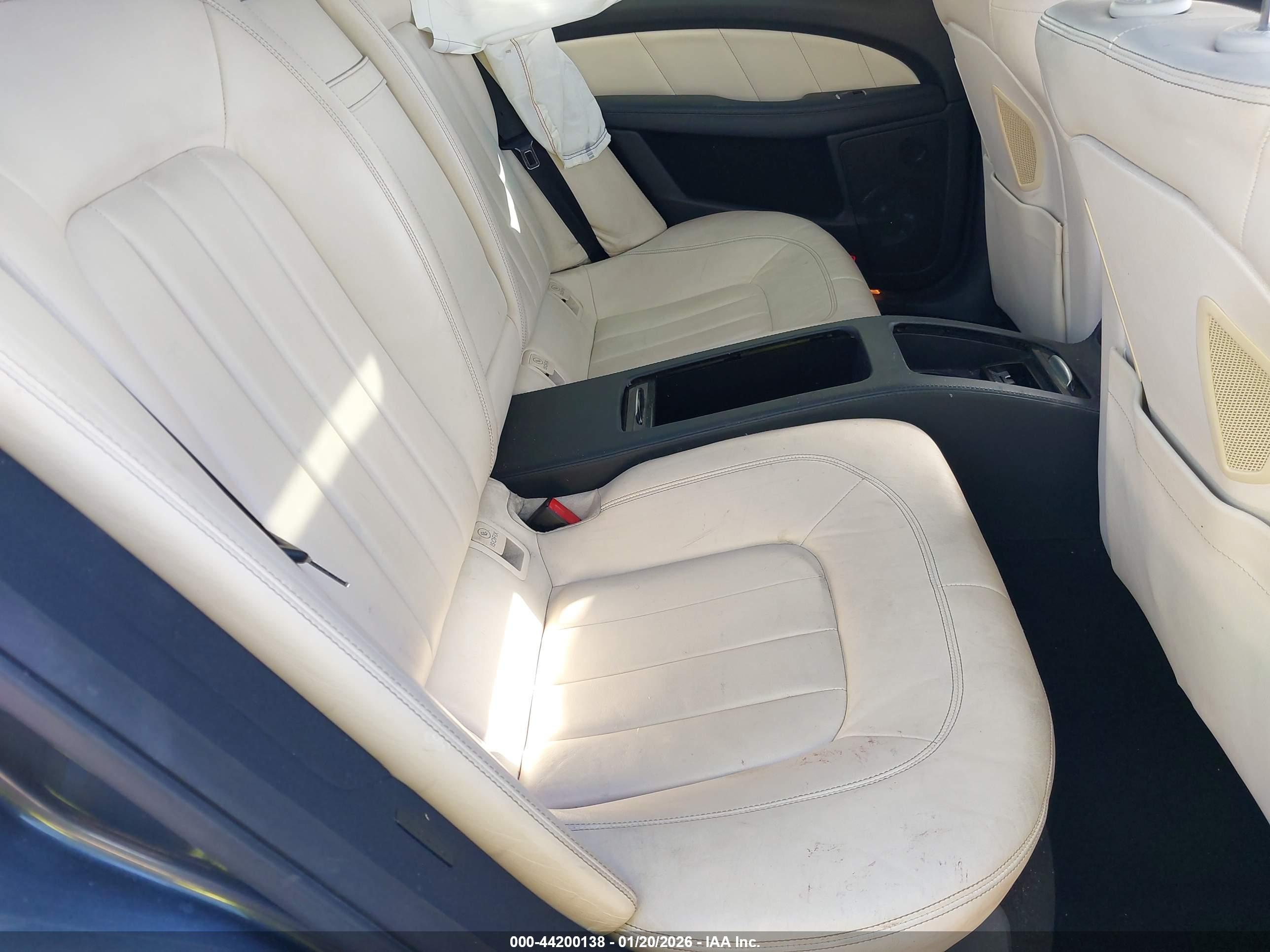 MERCEDES-BENZ CLS image 8